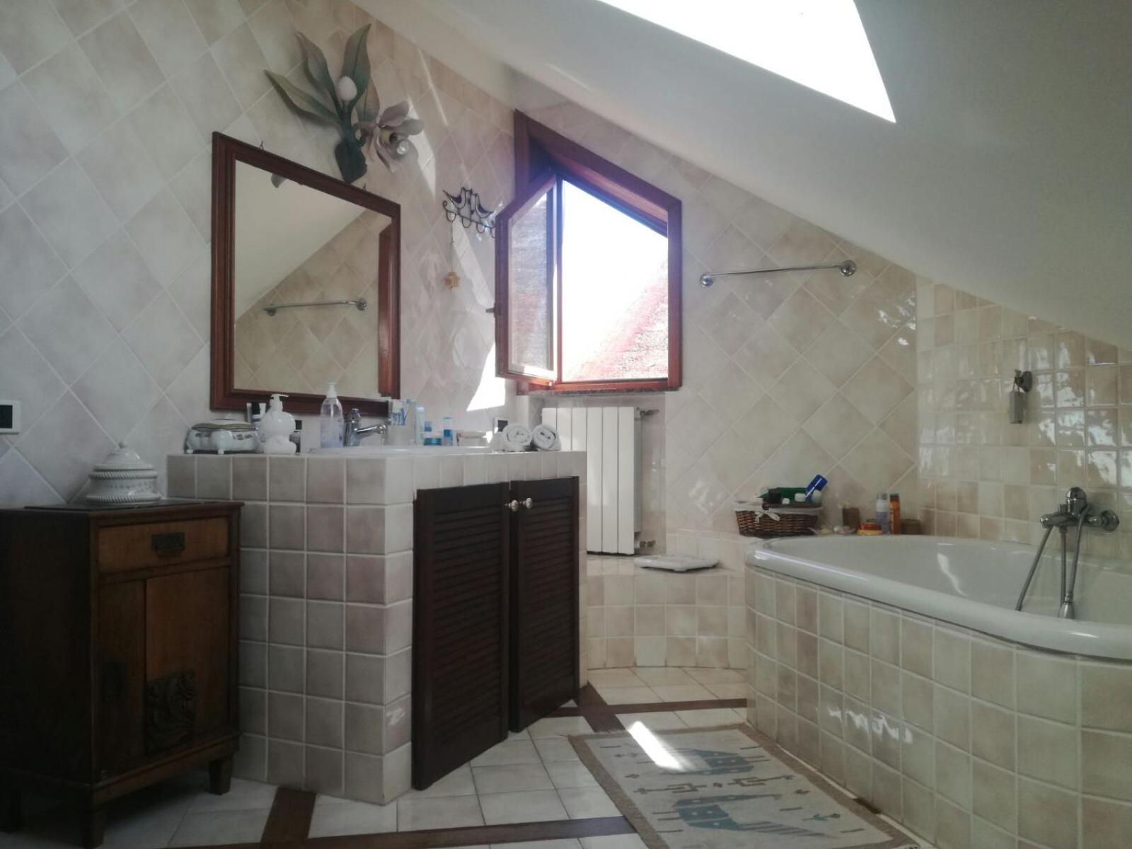 Villa Grande en Messina — bathroom