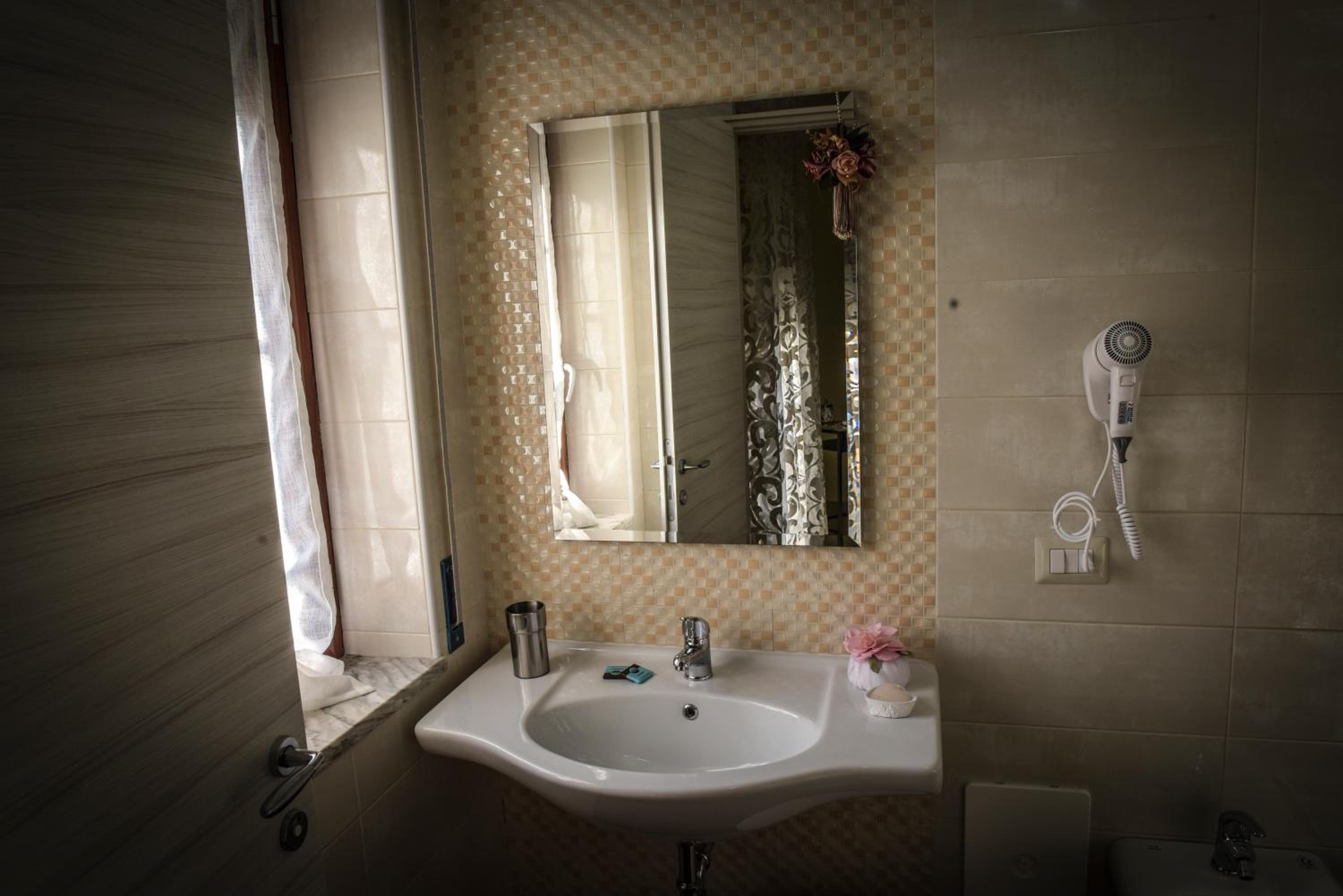 Le Fontane del Re, bed and breakfast en Caserta — bathroom