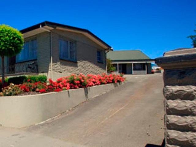 Blue Dolphin Motel