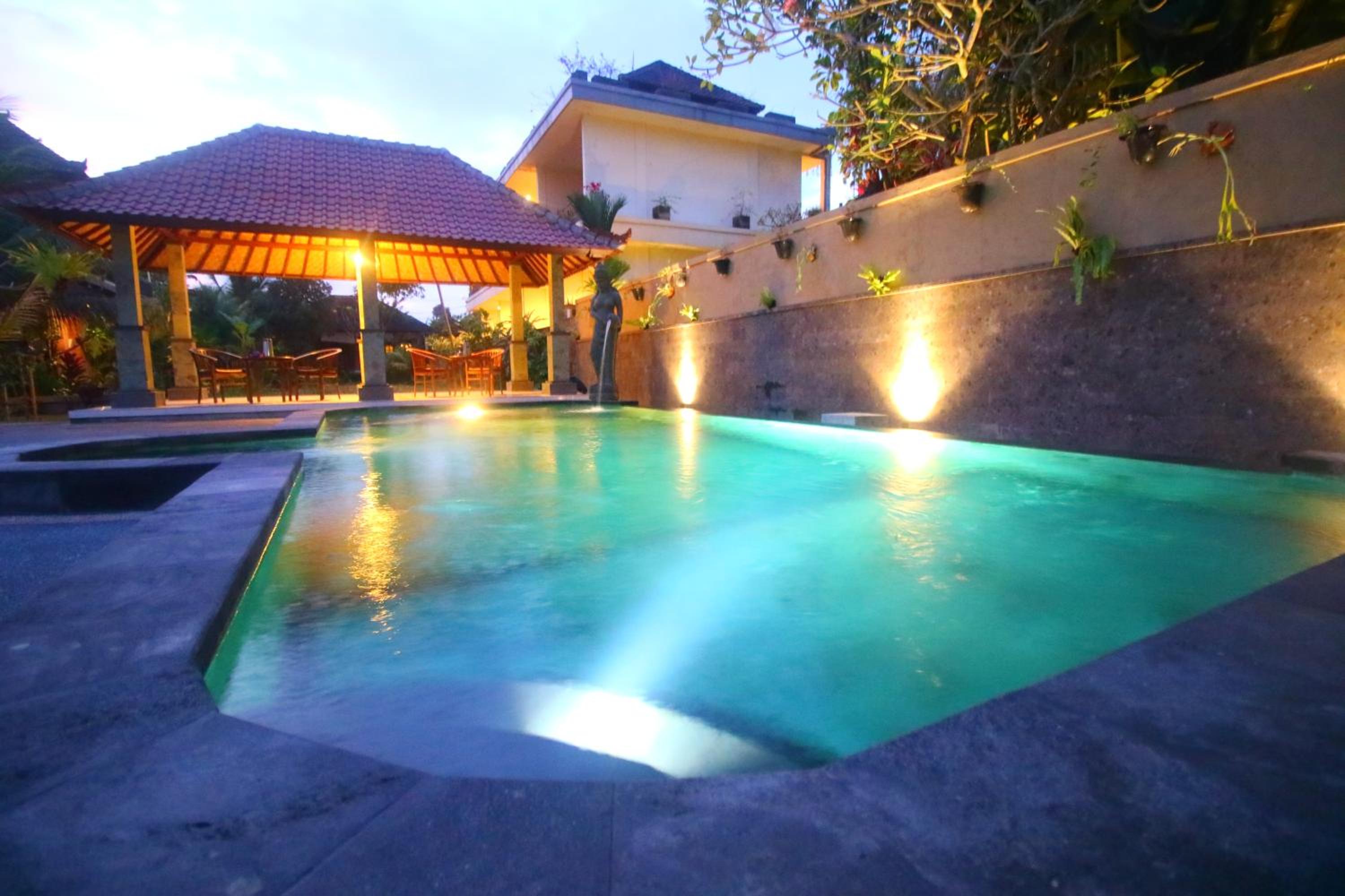 Adi Santia Bungalows view 3