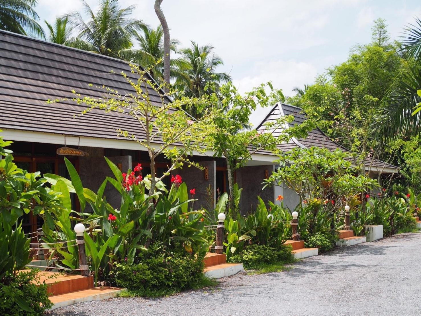 Ruean Thai Nai Bang by PANSAK Resort