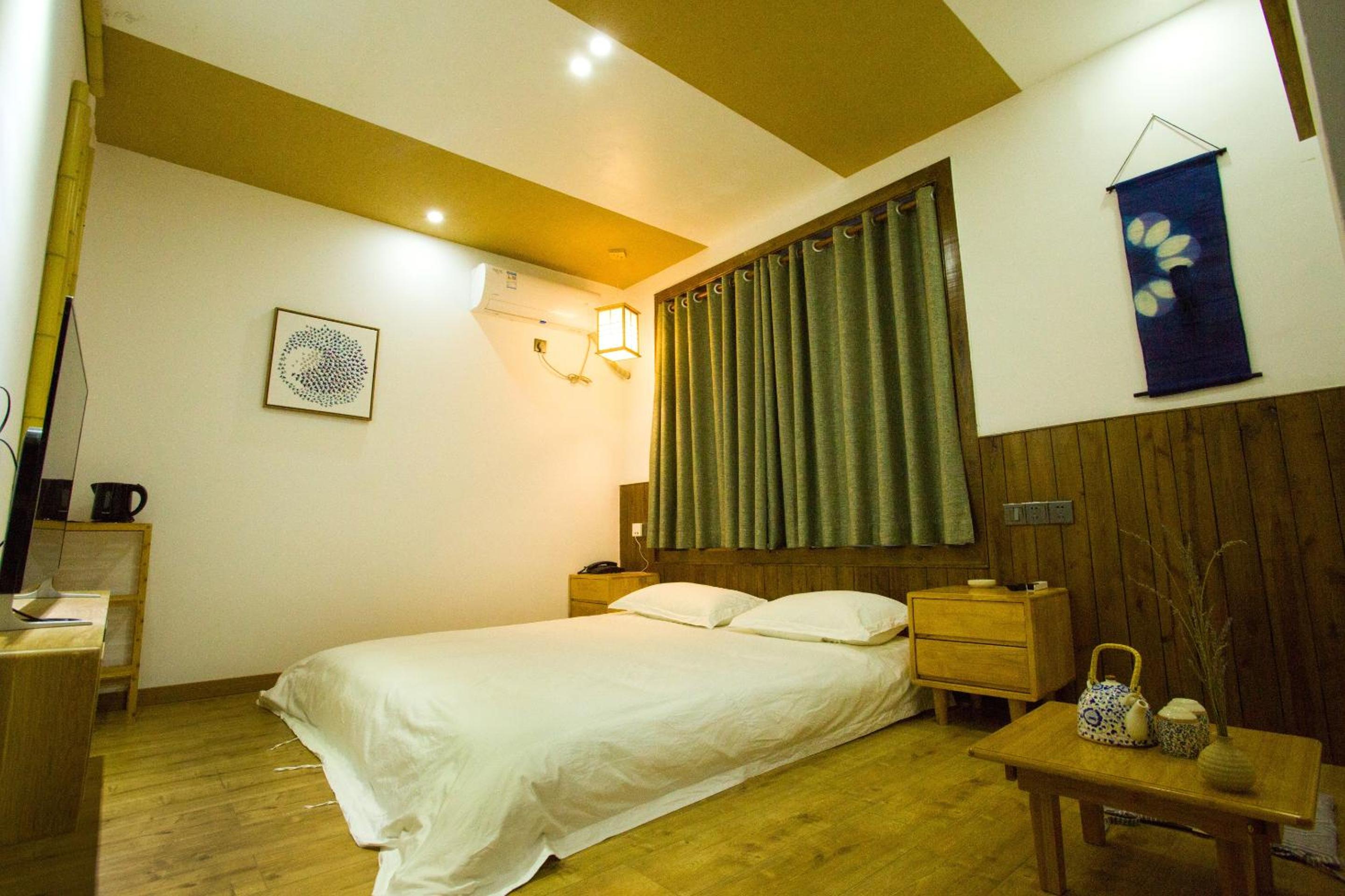 Wally House Hostel - walk 5 minutes to east gate of National Forest Park-ticket book services-free laundry facilities-free capsule coffee-Tour route introd