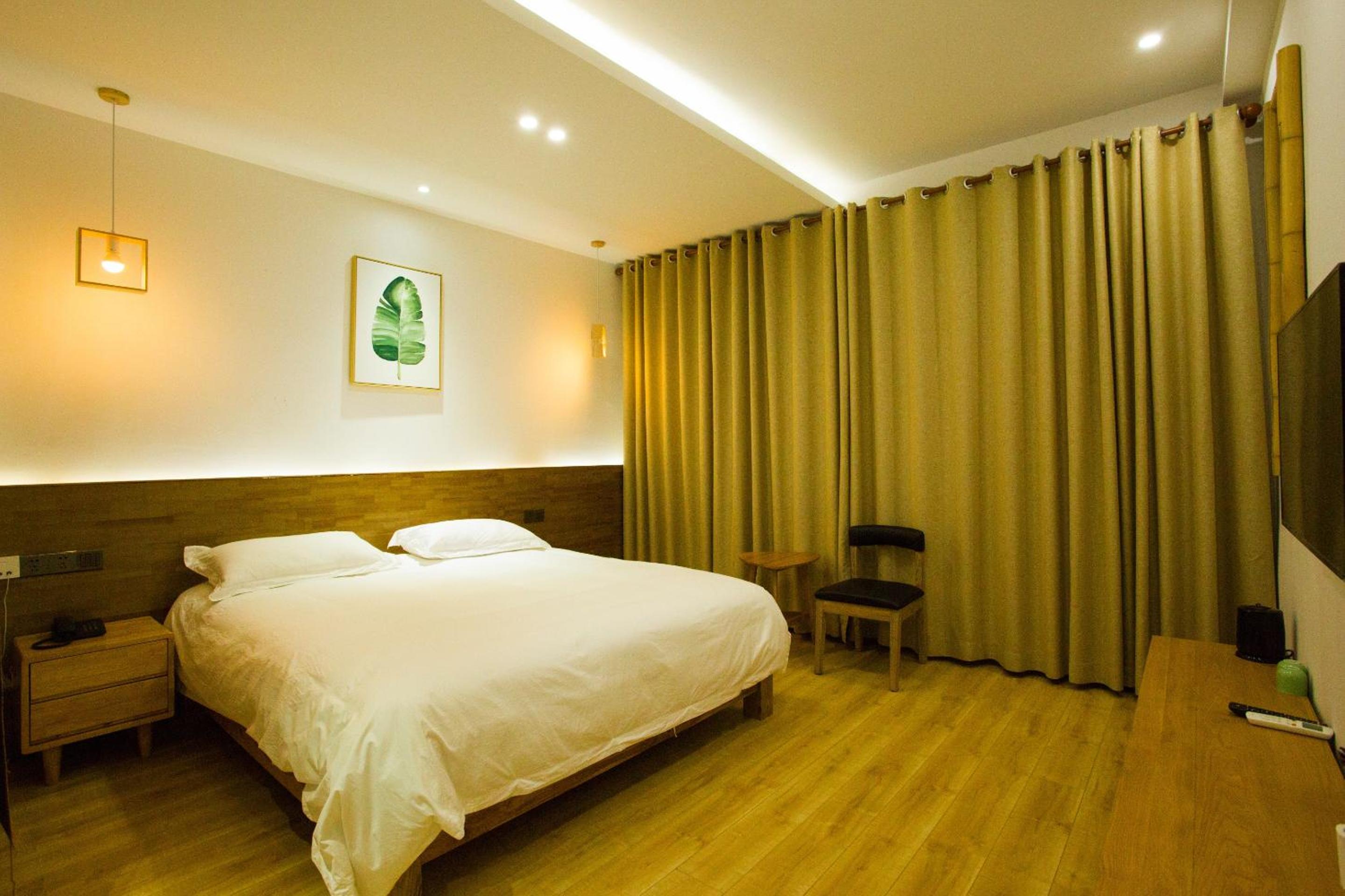 Wally House Hostel - walk 5 minutes to east gate of National Forest Park-ticket book services-free laundry facilities-free capsule coffee-Tour route introd