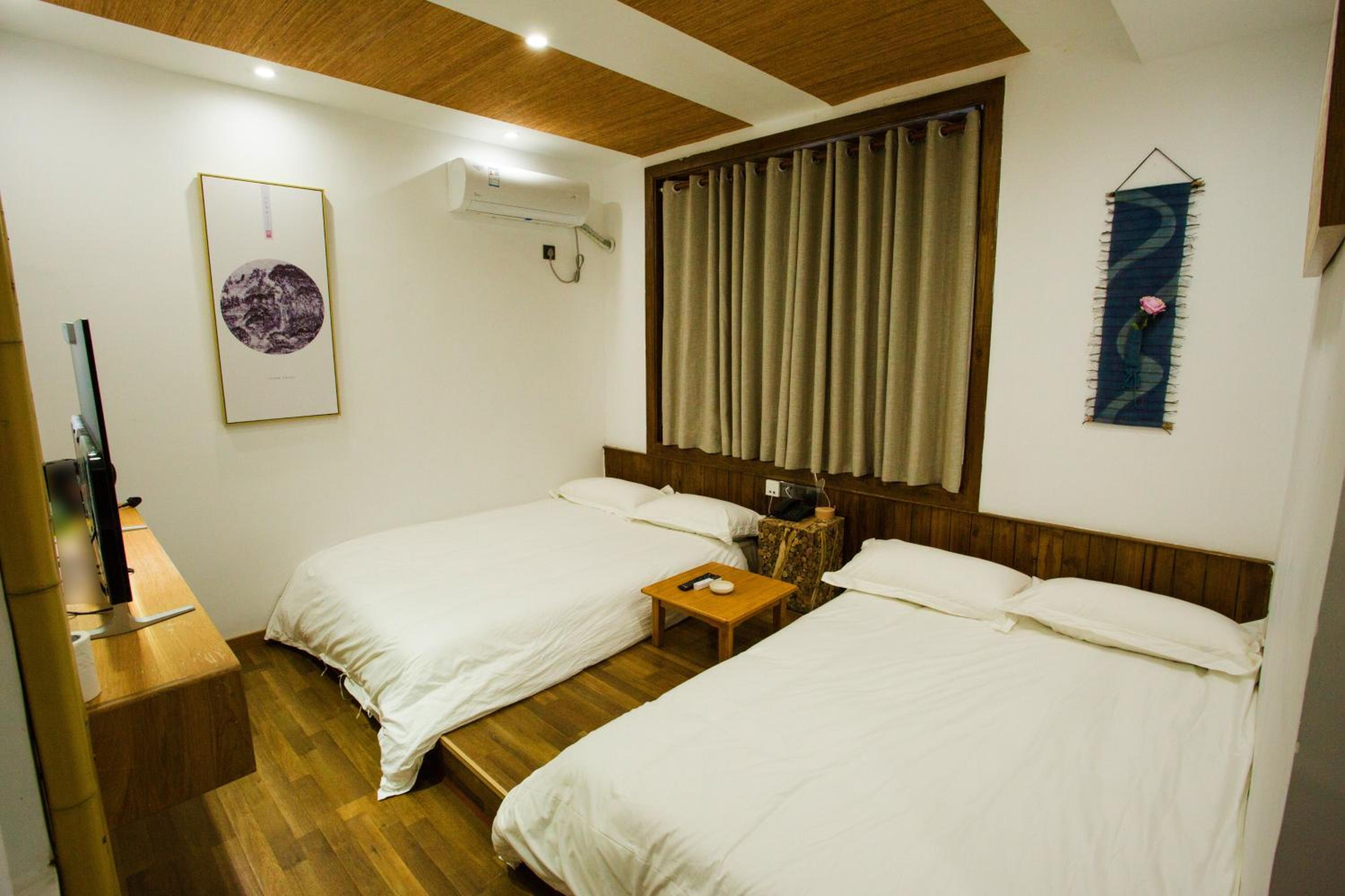 Wally House Hostel - walk 5 minutes to east gate of National Forest Park-ticket book services-free laundry facilities-free capsule coffee-Tour route introd