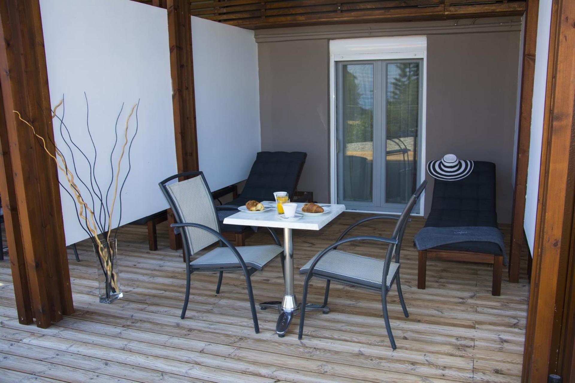 Ionian Eye Design Studios & Spa