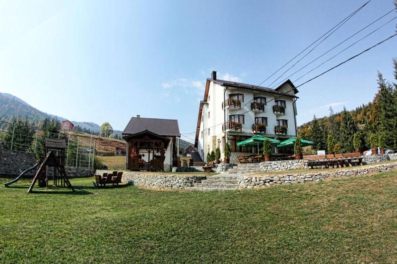 Pensiunea Vraja Muntelui view 5