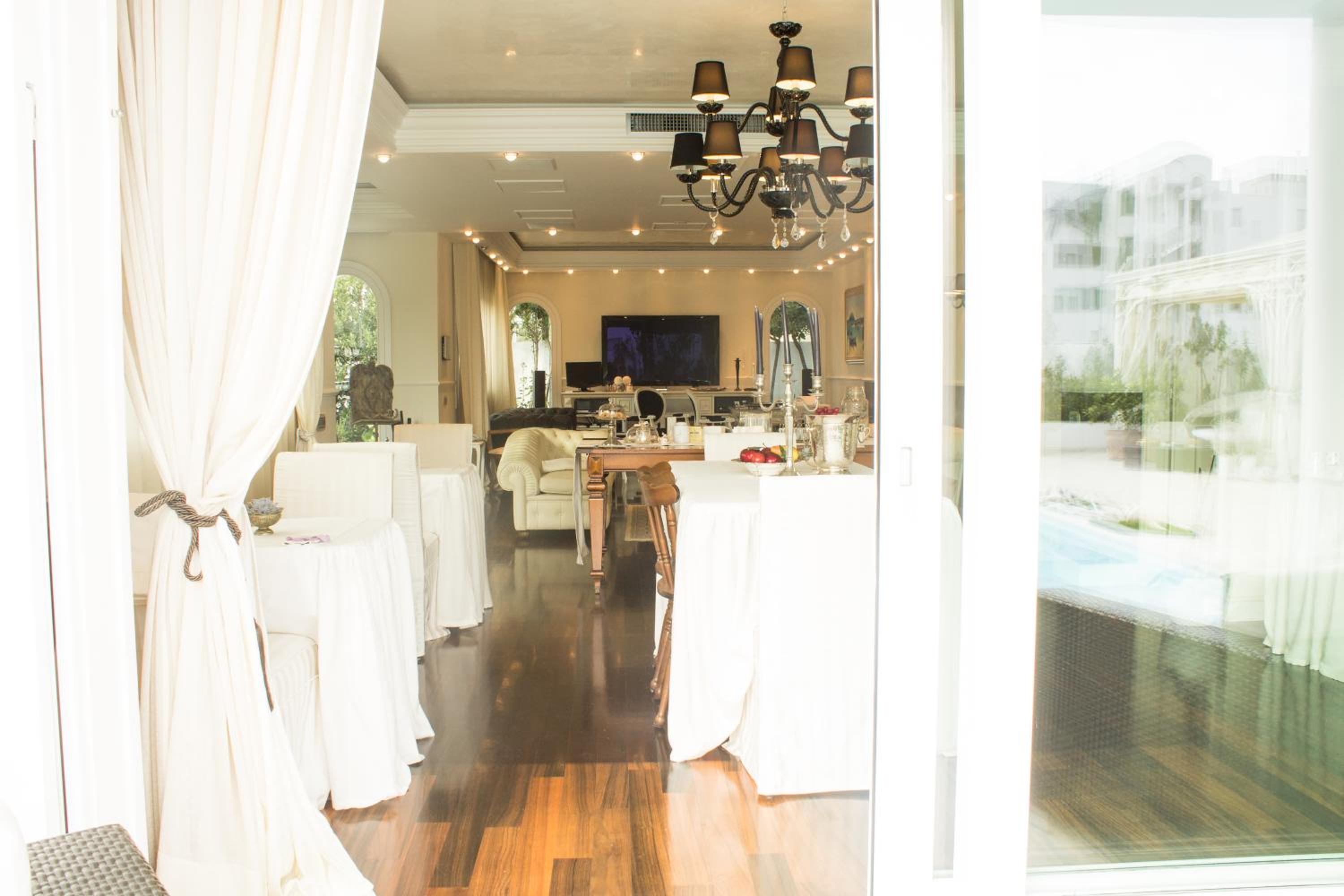 White House Luxury Hospitality