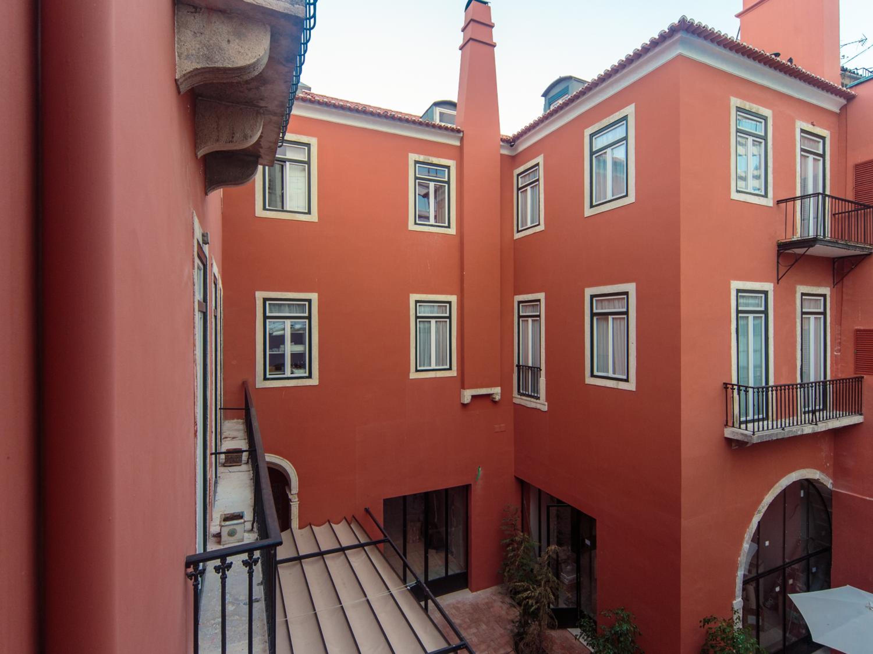 Dear Lisbon - Gallery House