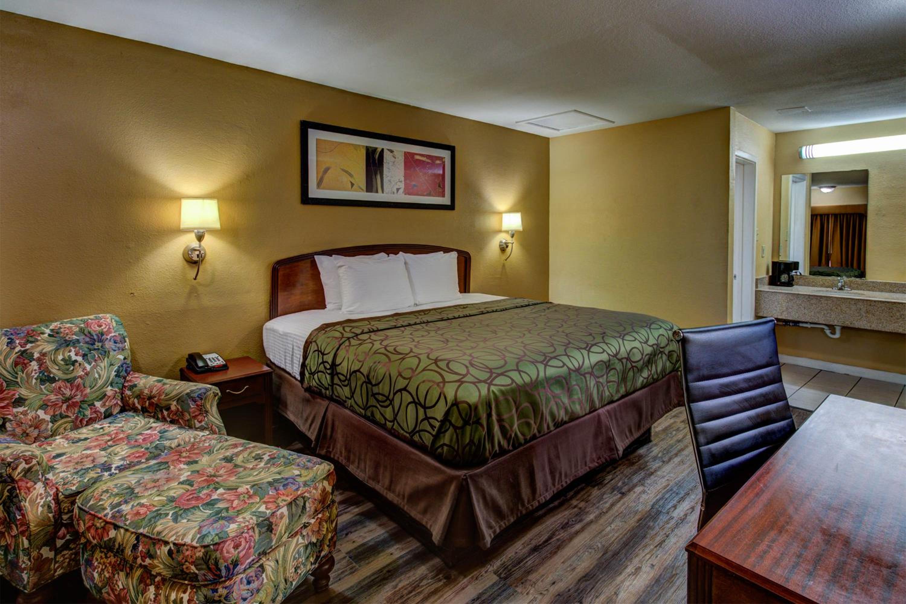 Kingsway Inn Corsicana view 2