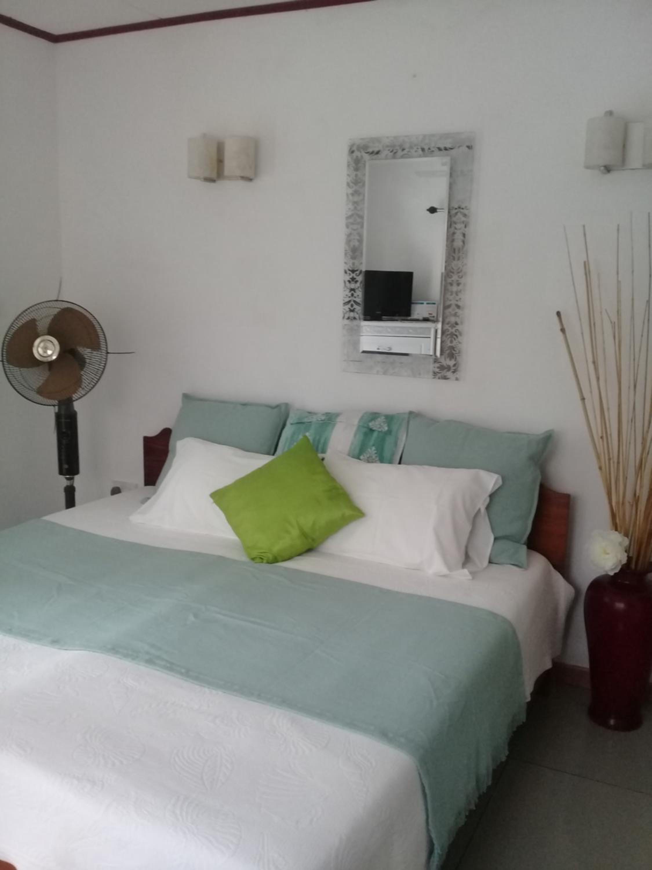 Agnes Cottage - Emerald view 4