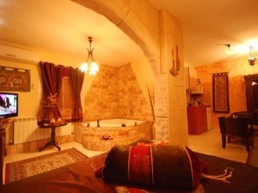 Michal's Suites - Image 5