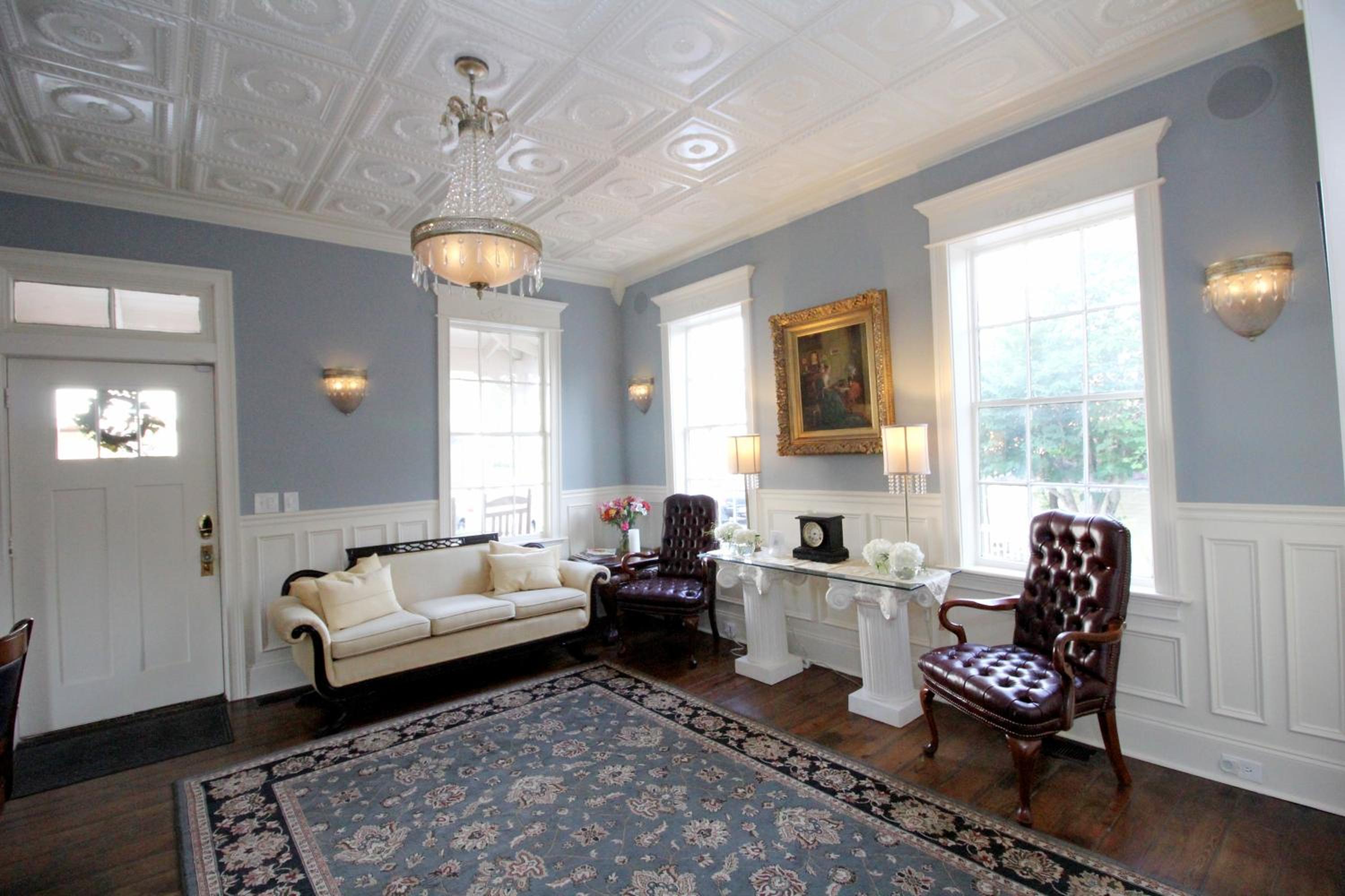 The Dahlonega Square Hotel
