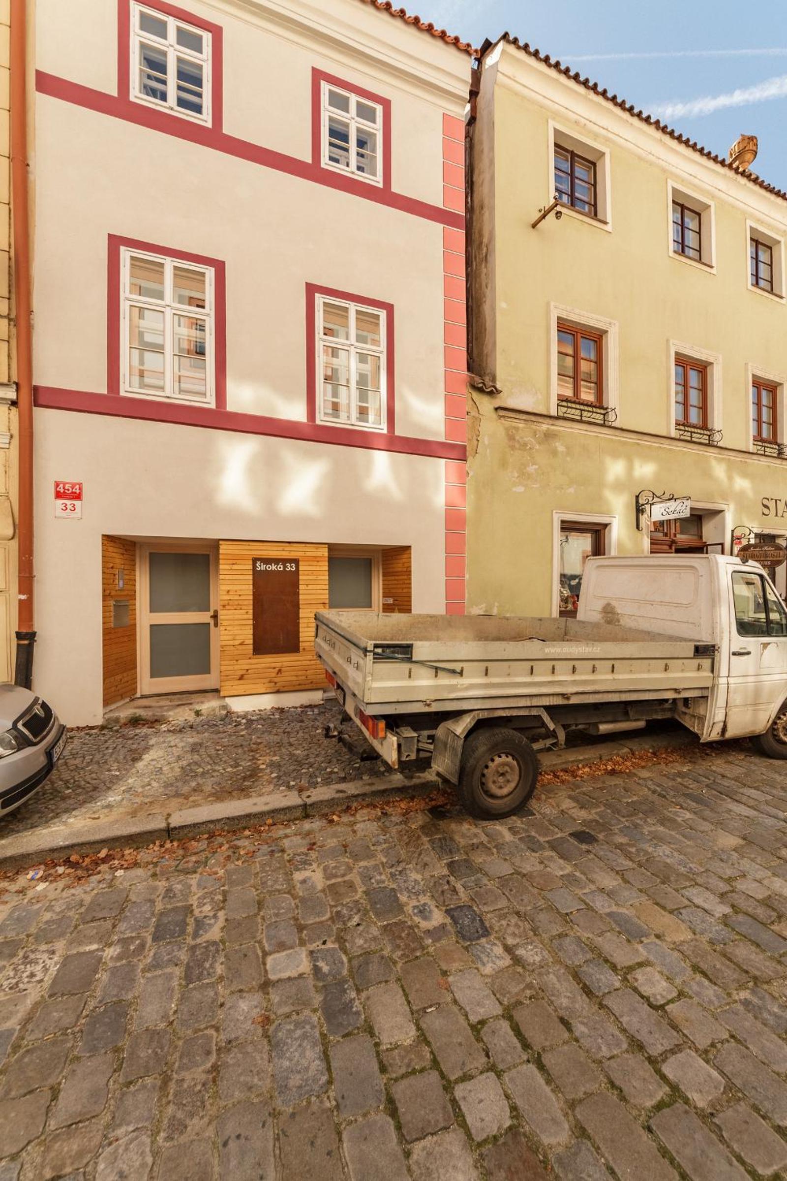 Hotel Downtown Royal Apartments - Image 1