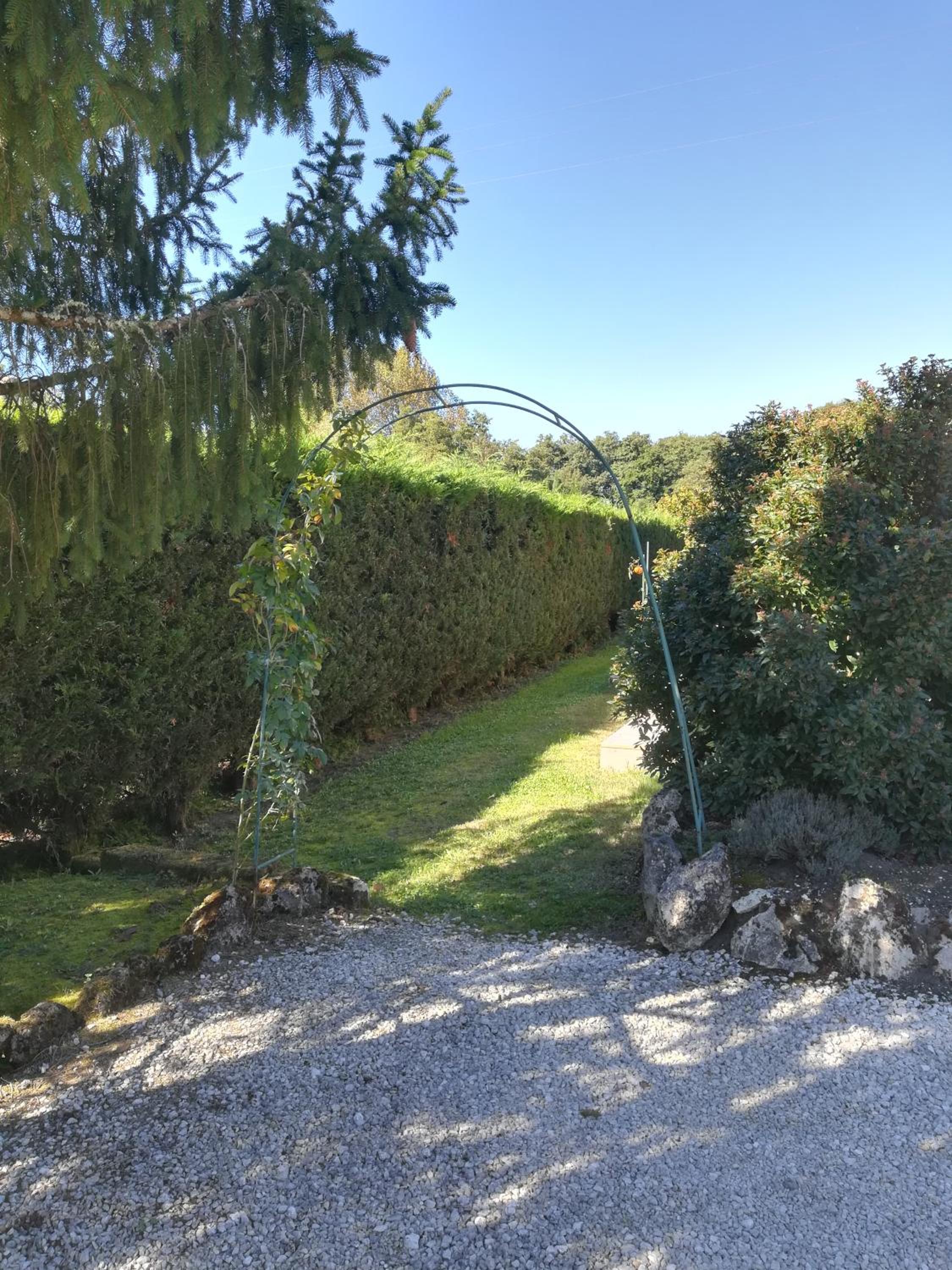 Le ti'Roussat view 3