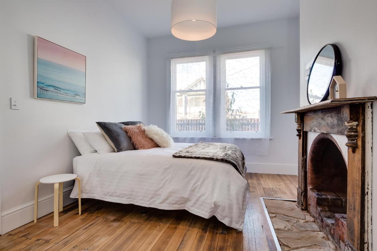 White Room Apartments