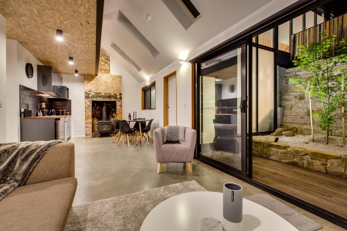 White Room Apartments