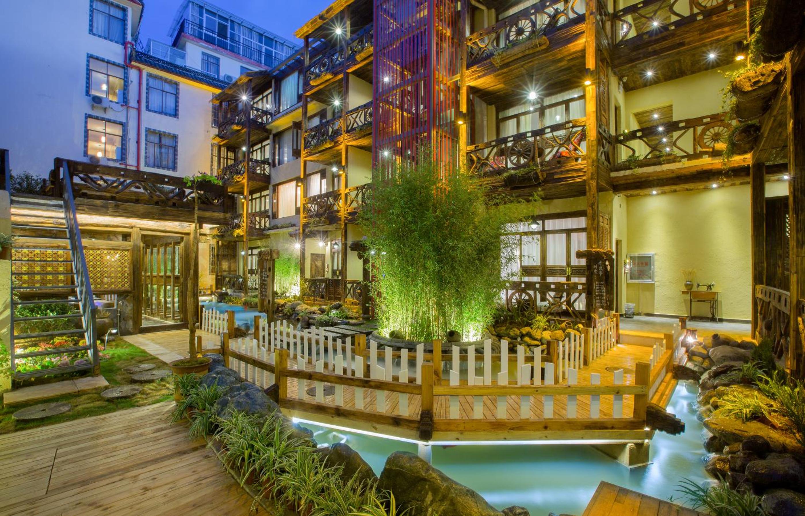 Old Story Inn Lijiang Old Town