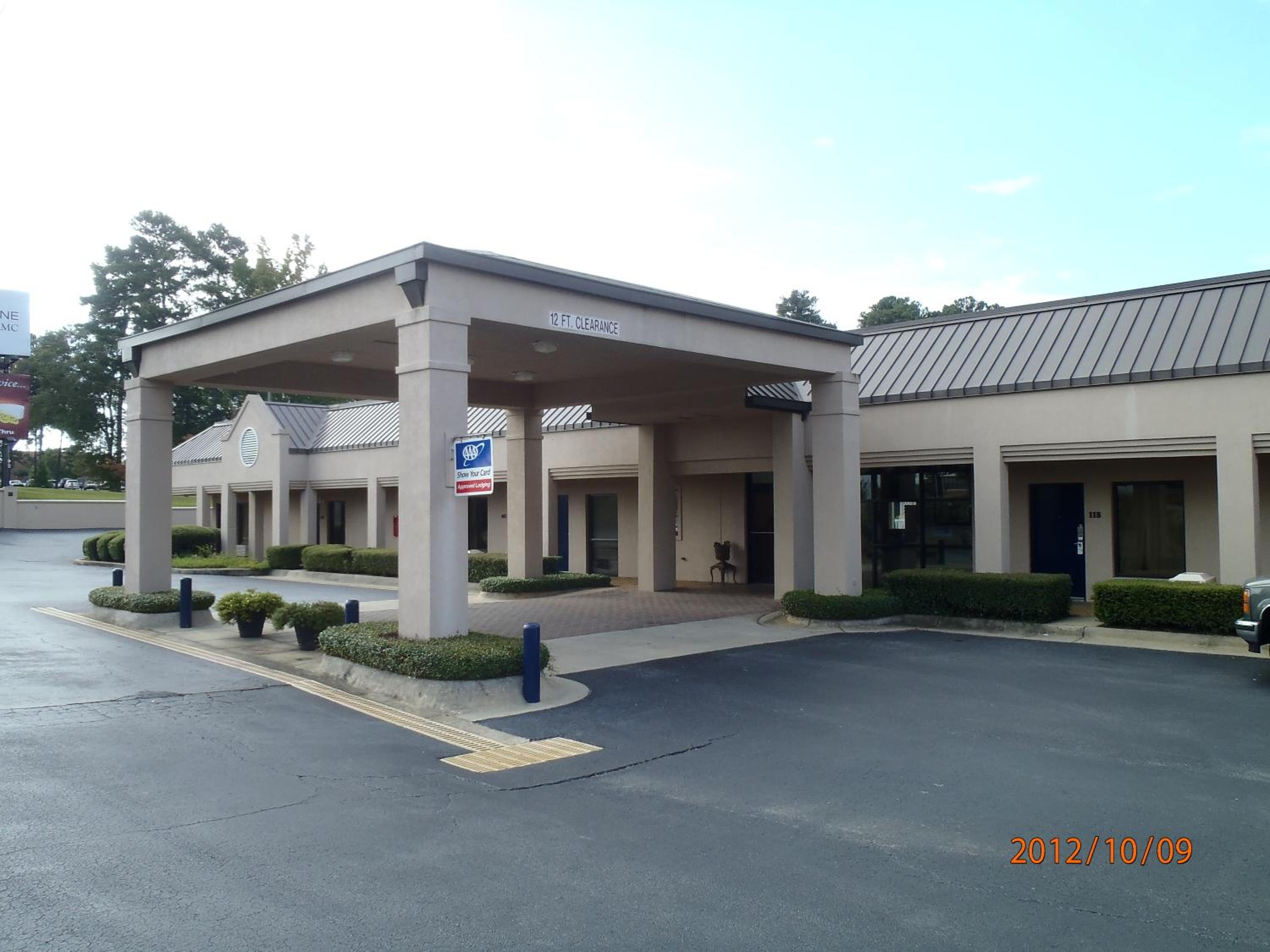 Days Inn by Wyndham Alexander City - Property Image 12