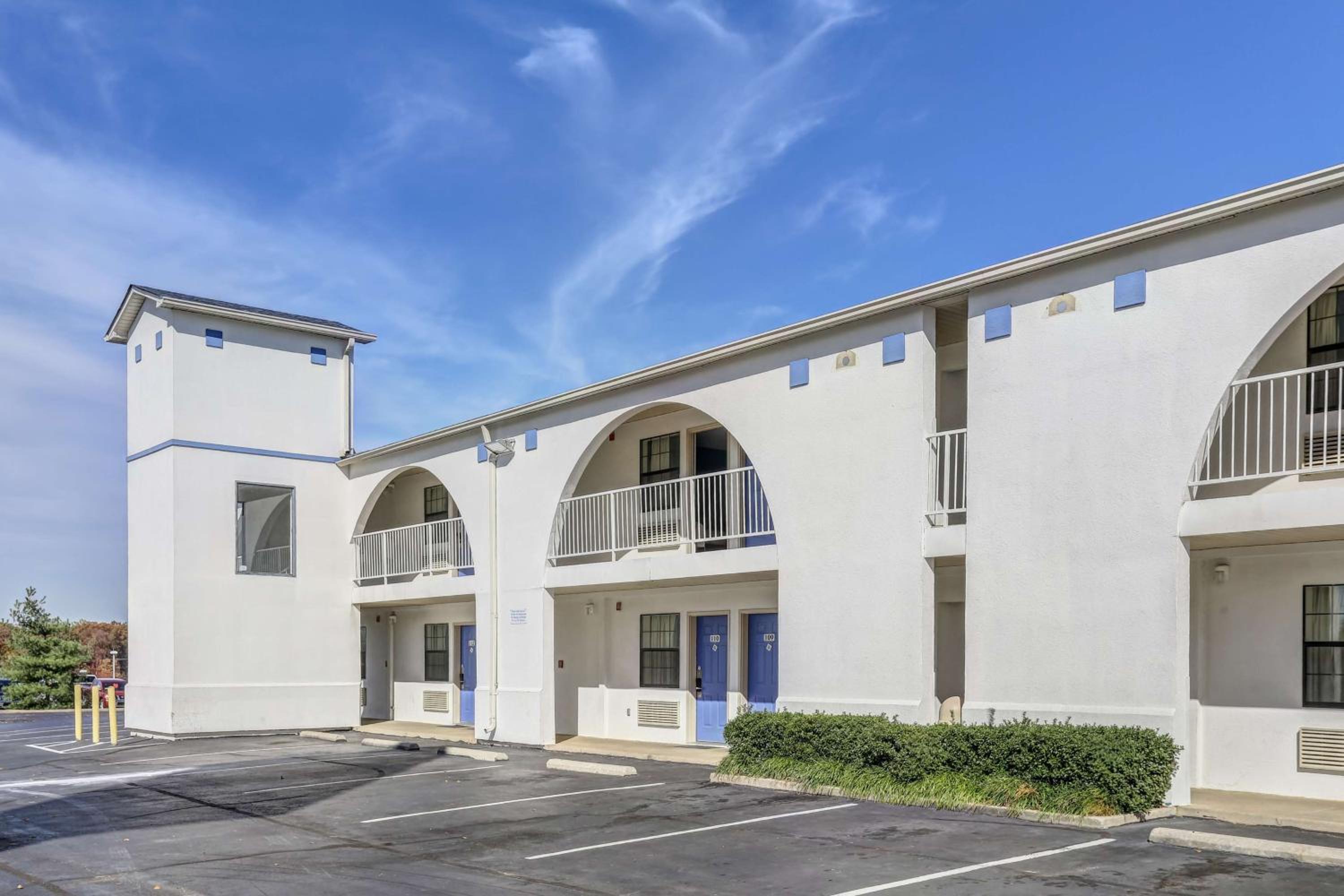 Dickson Vacations - Motel 6-Dickson, TN - Property Image 11