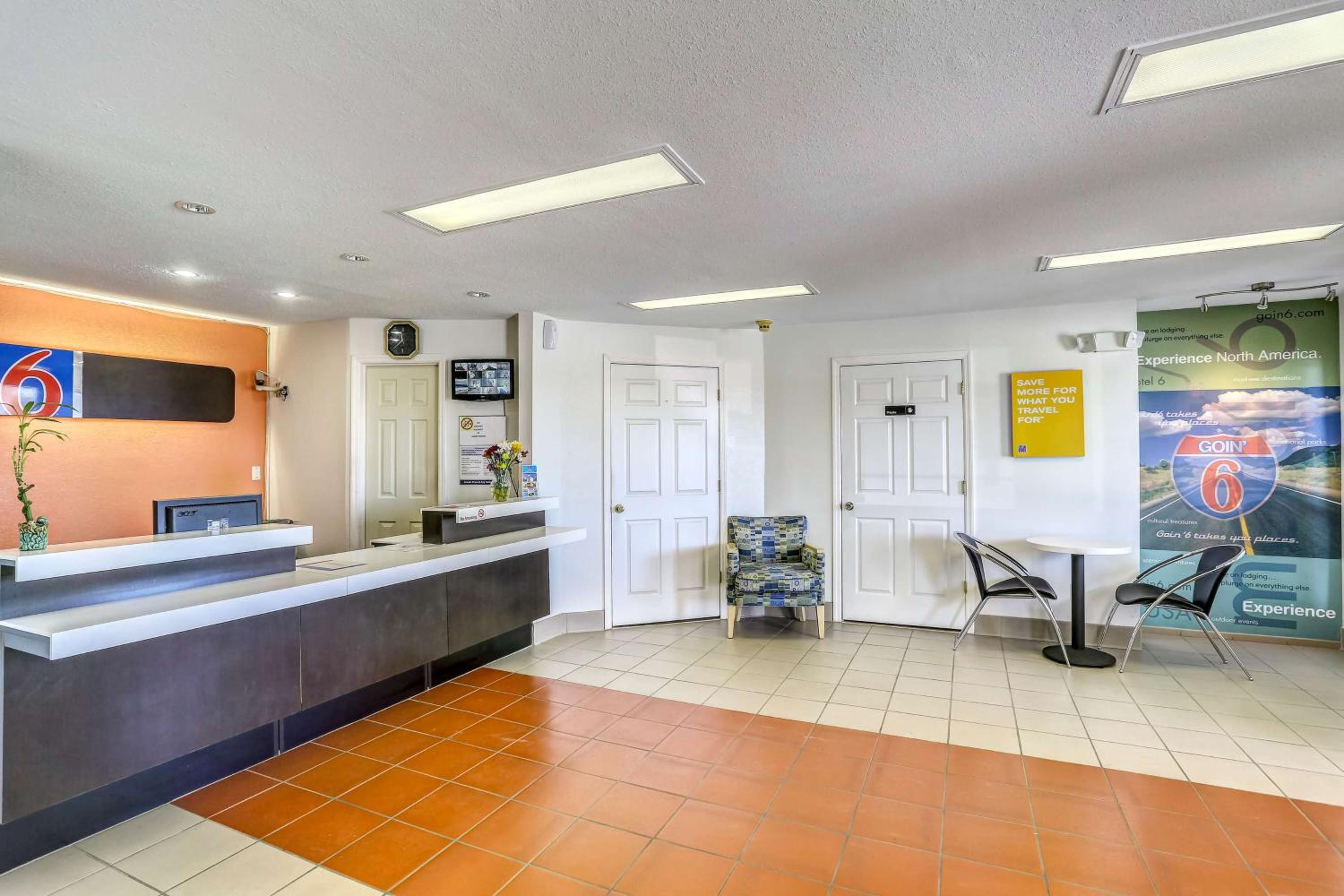 Dickson Vacations - Motel 6-Dickson, TN - Property Image 4