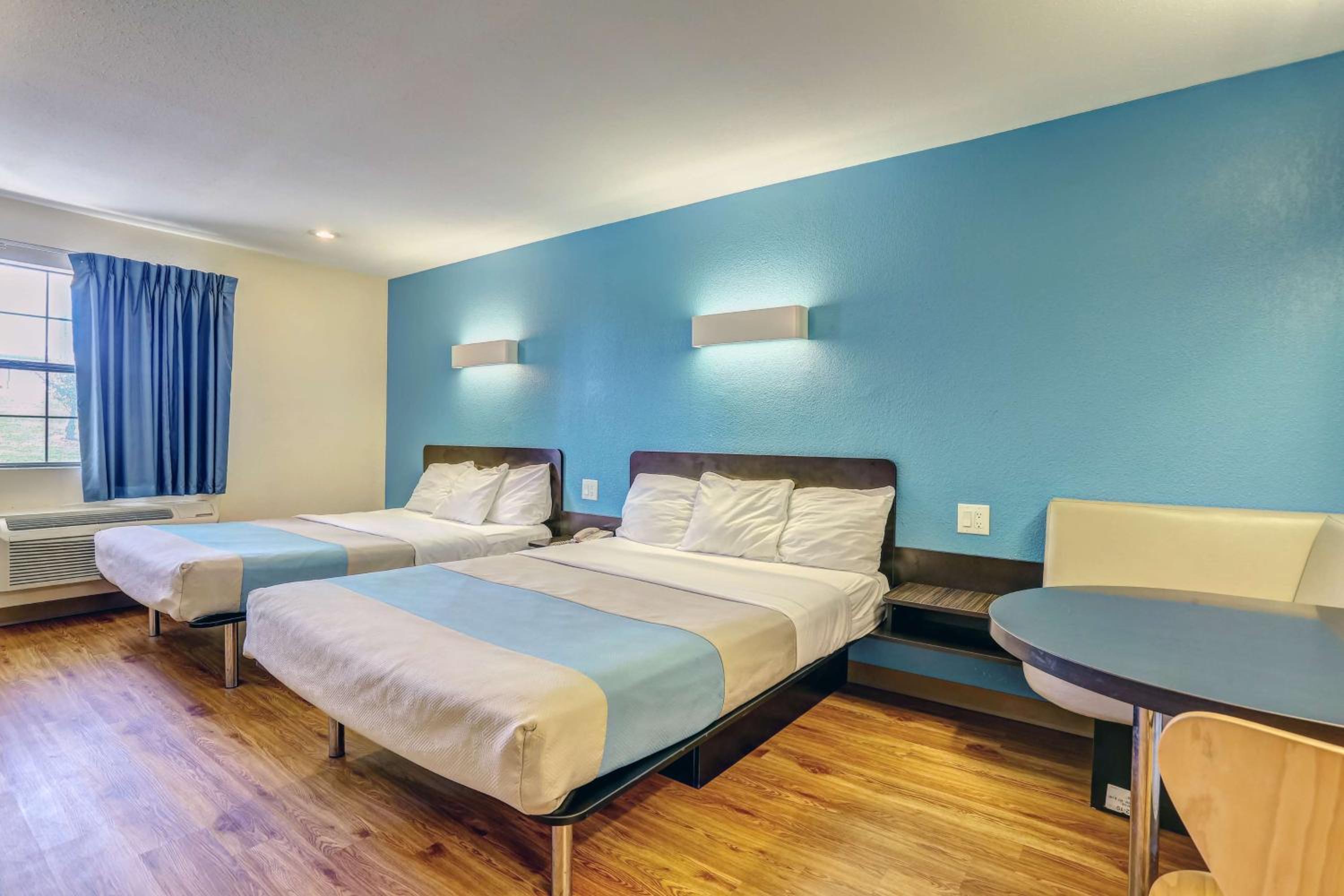 Dickson Vacations - Motel 6-Dickson, TN - Property Image 12