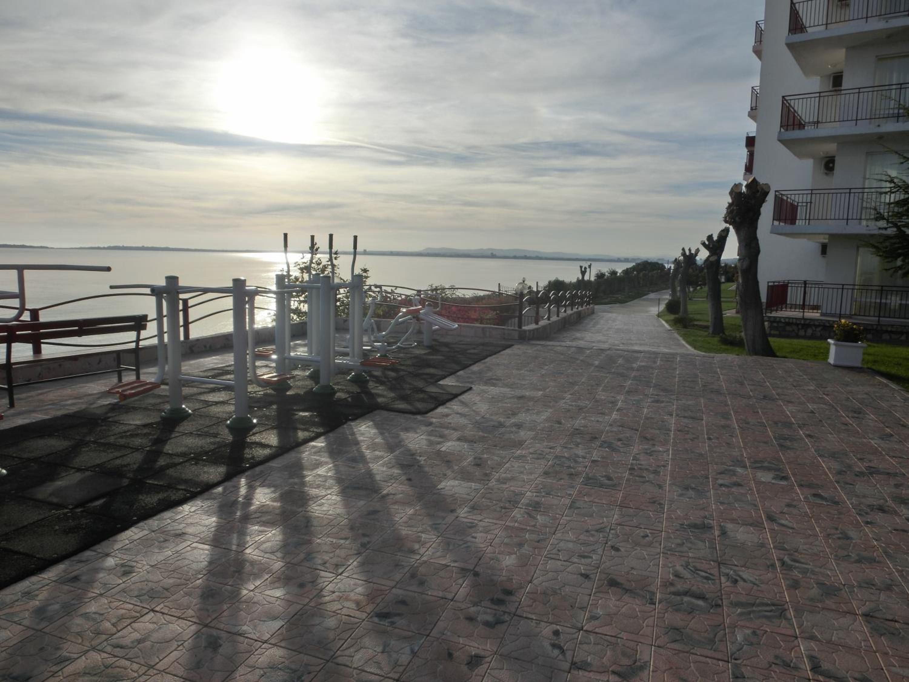 Sea View Crown apartment on complex with pools and beach, Sveti Vlas