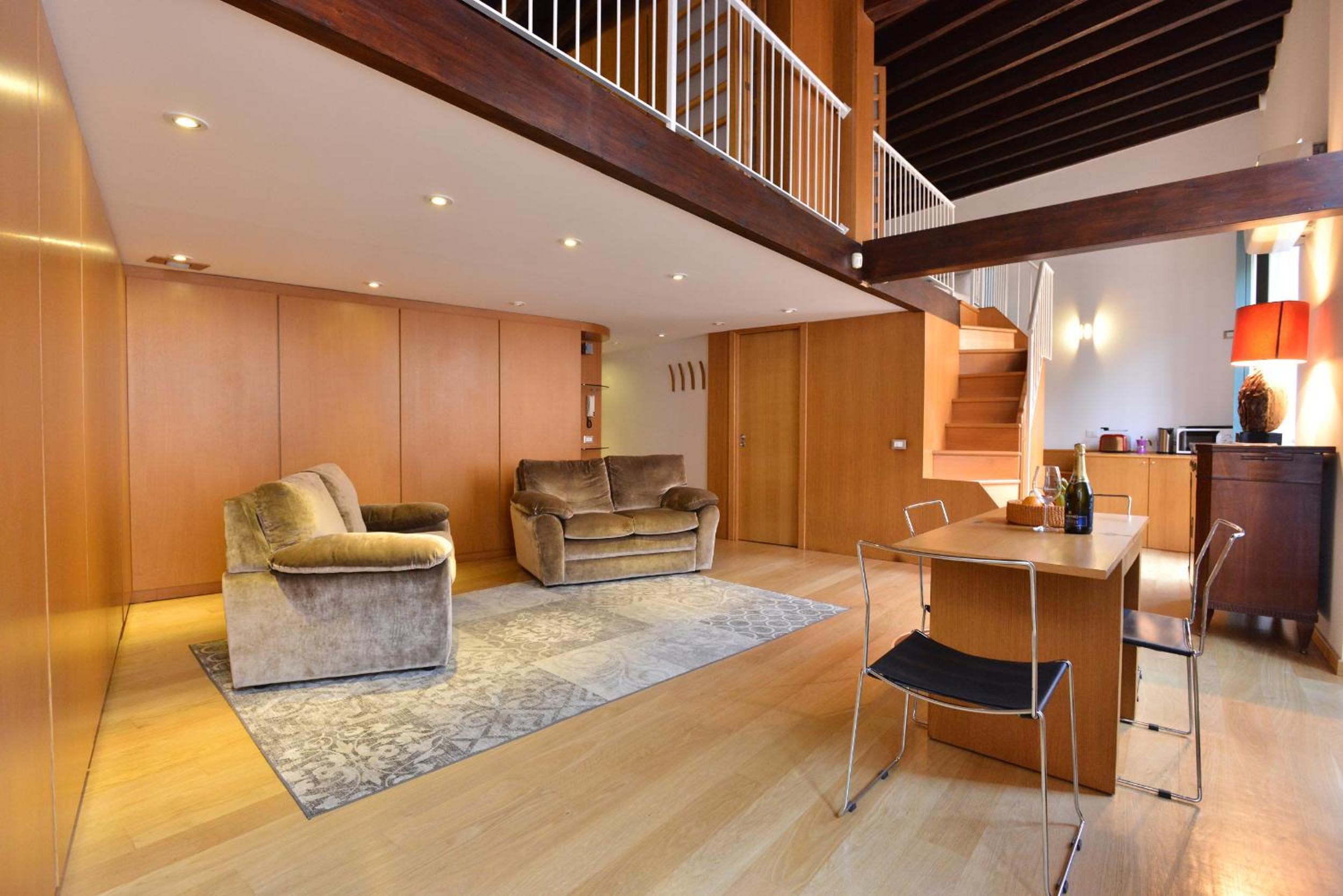 IzzHome Full Center Grand view 3