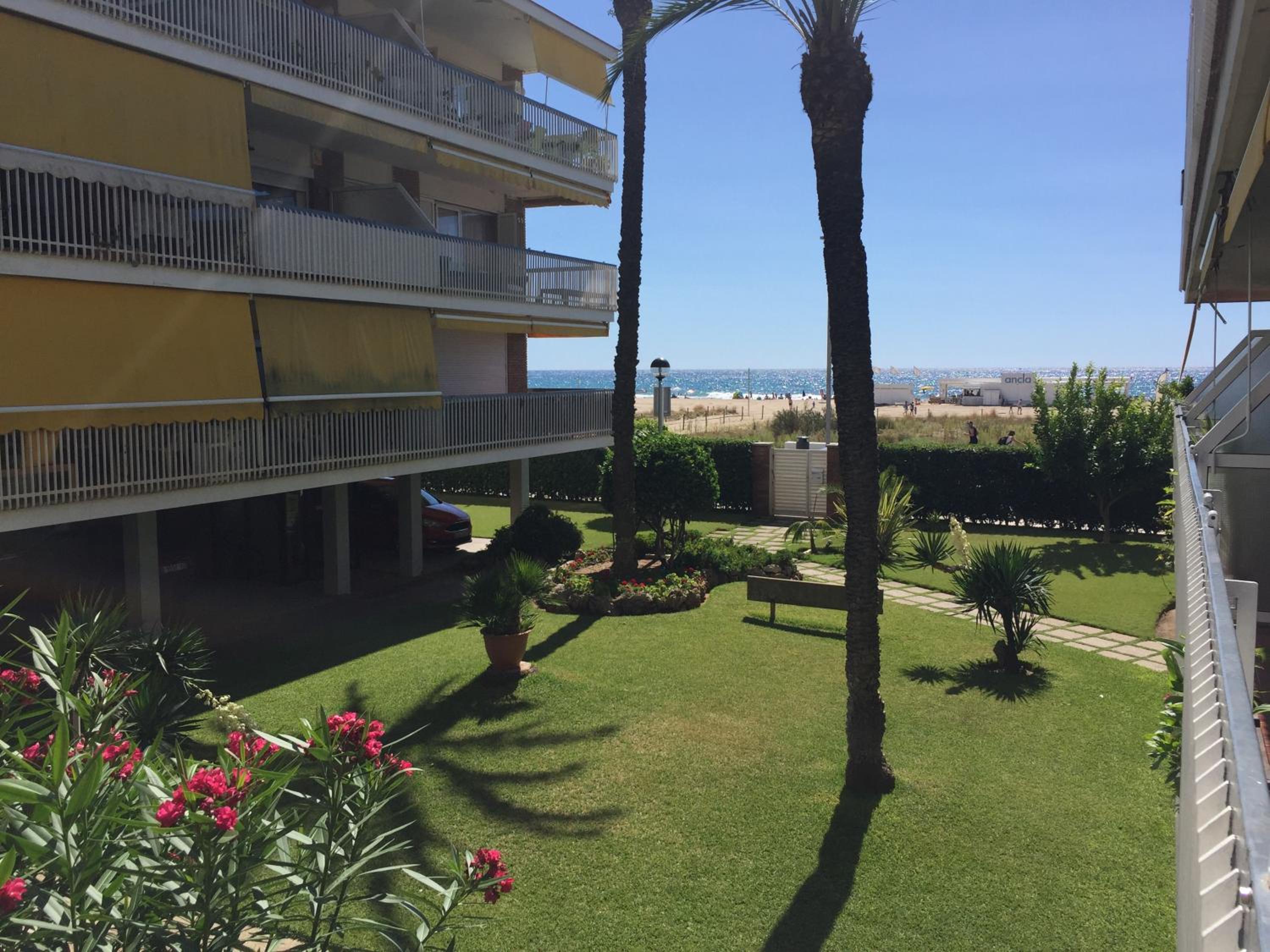 Beachfront Resort Apartment view 3