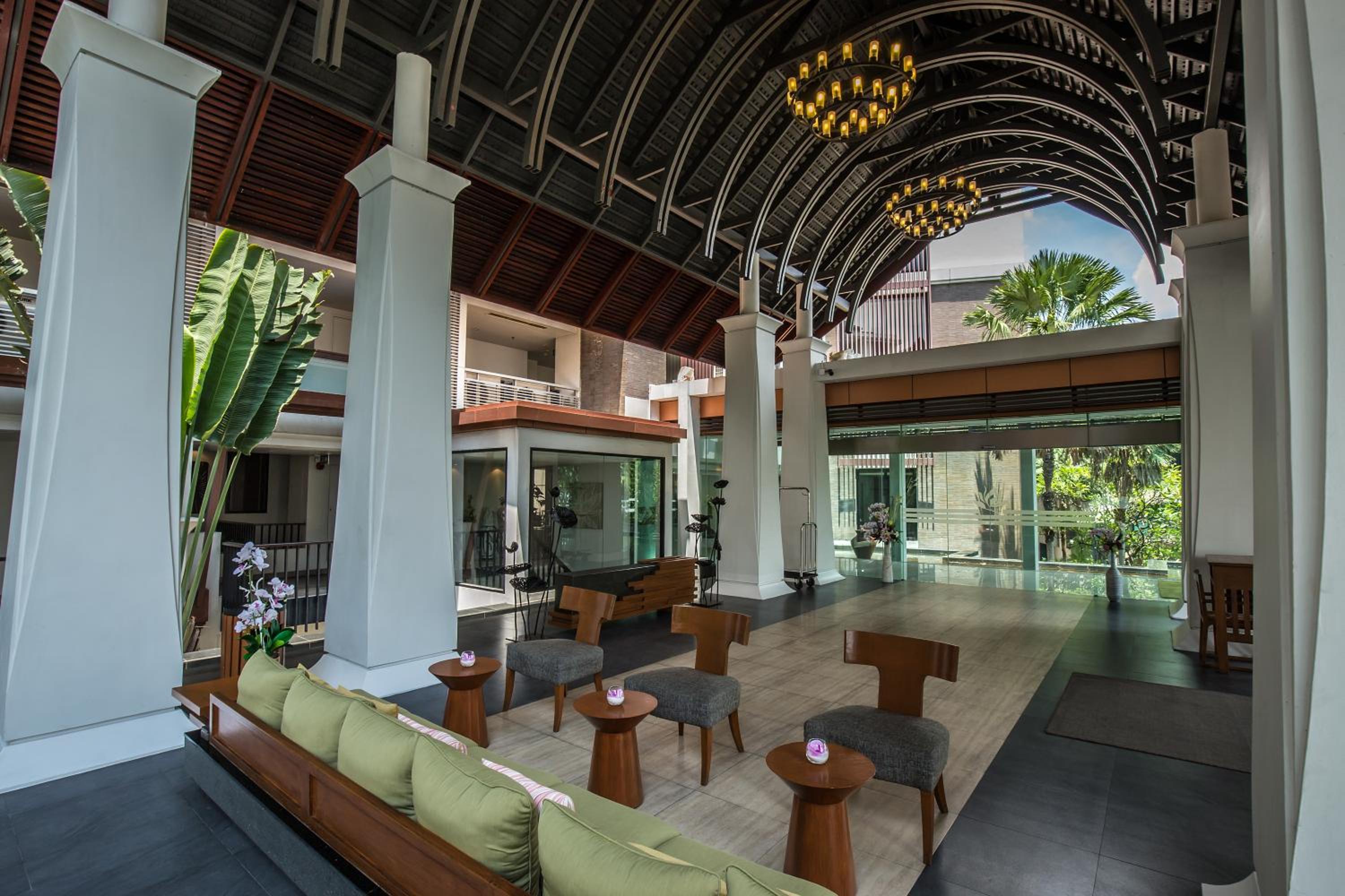 Summit Windmill Golf Suite Hotel at Suvarnabhumi