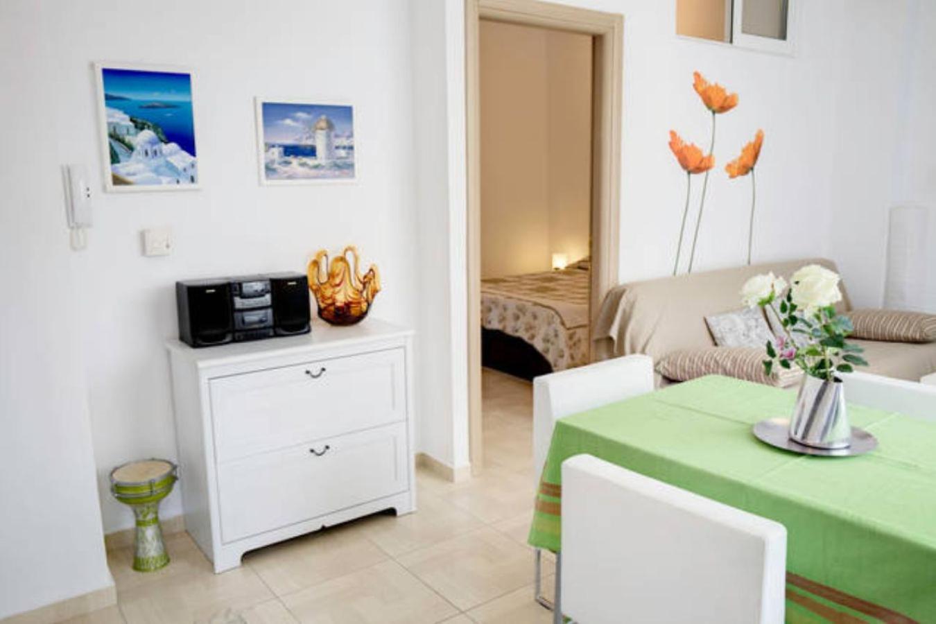 Thelma's Apartment photo 3