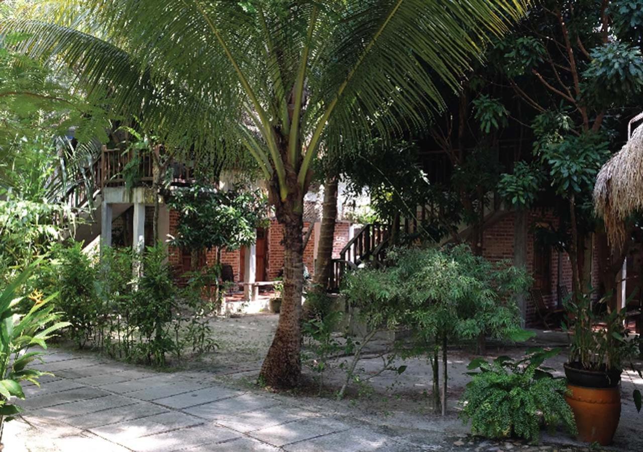 Panji Panji Tropical Wooden Home