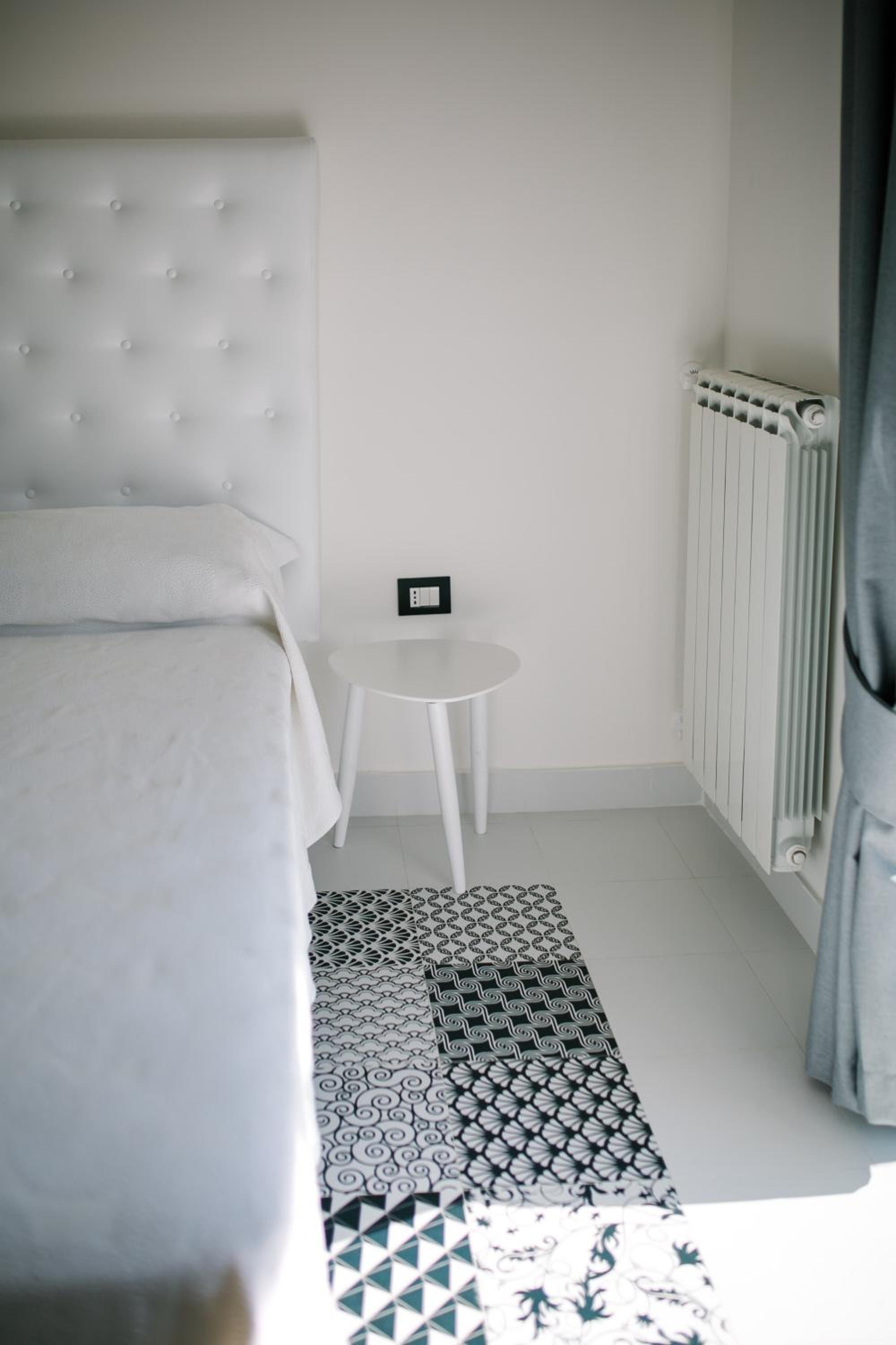 Rosa e Valentino en Ravello — hotel room