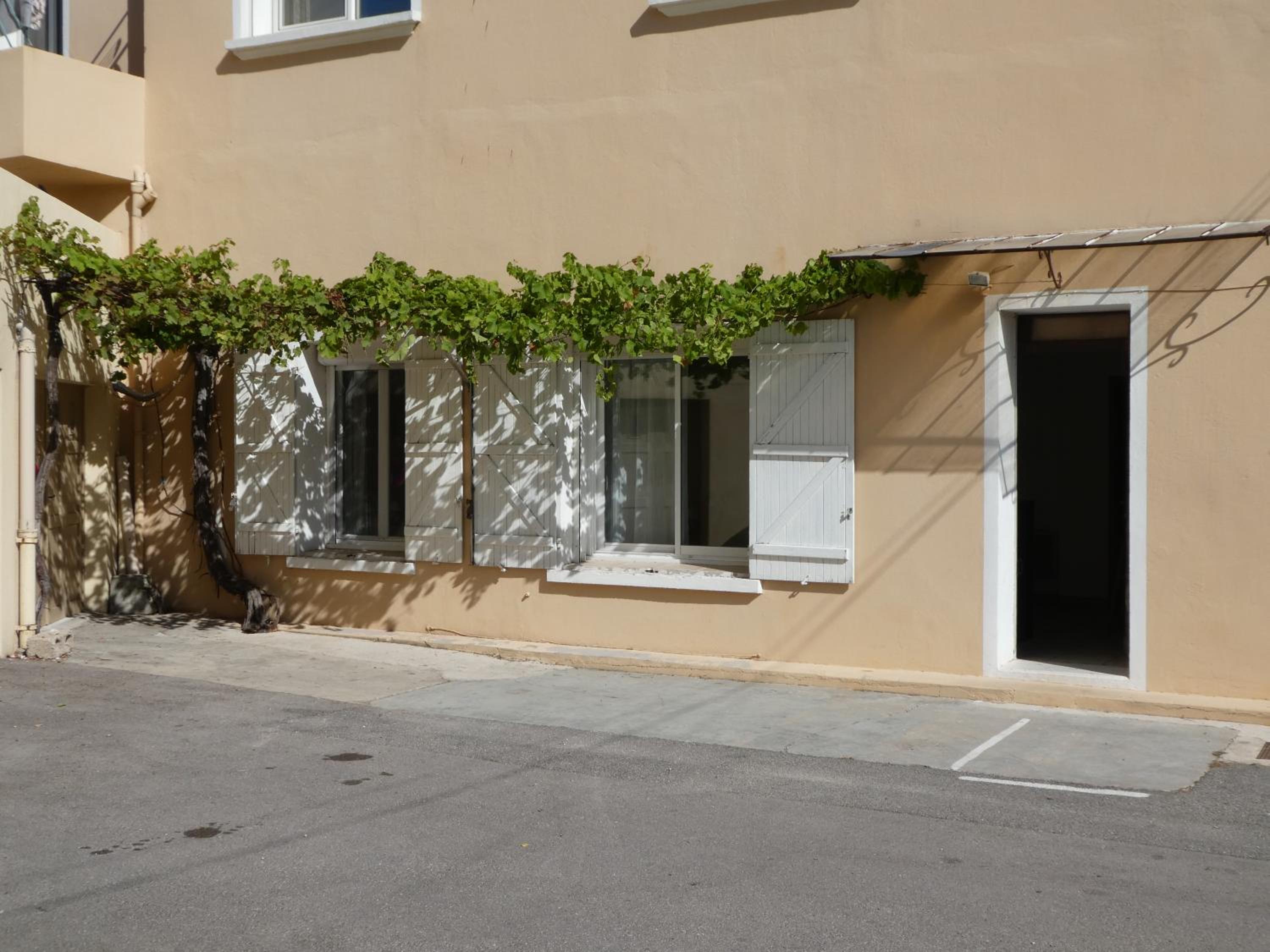 Photo 25