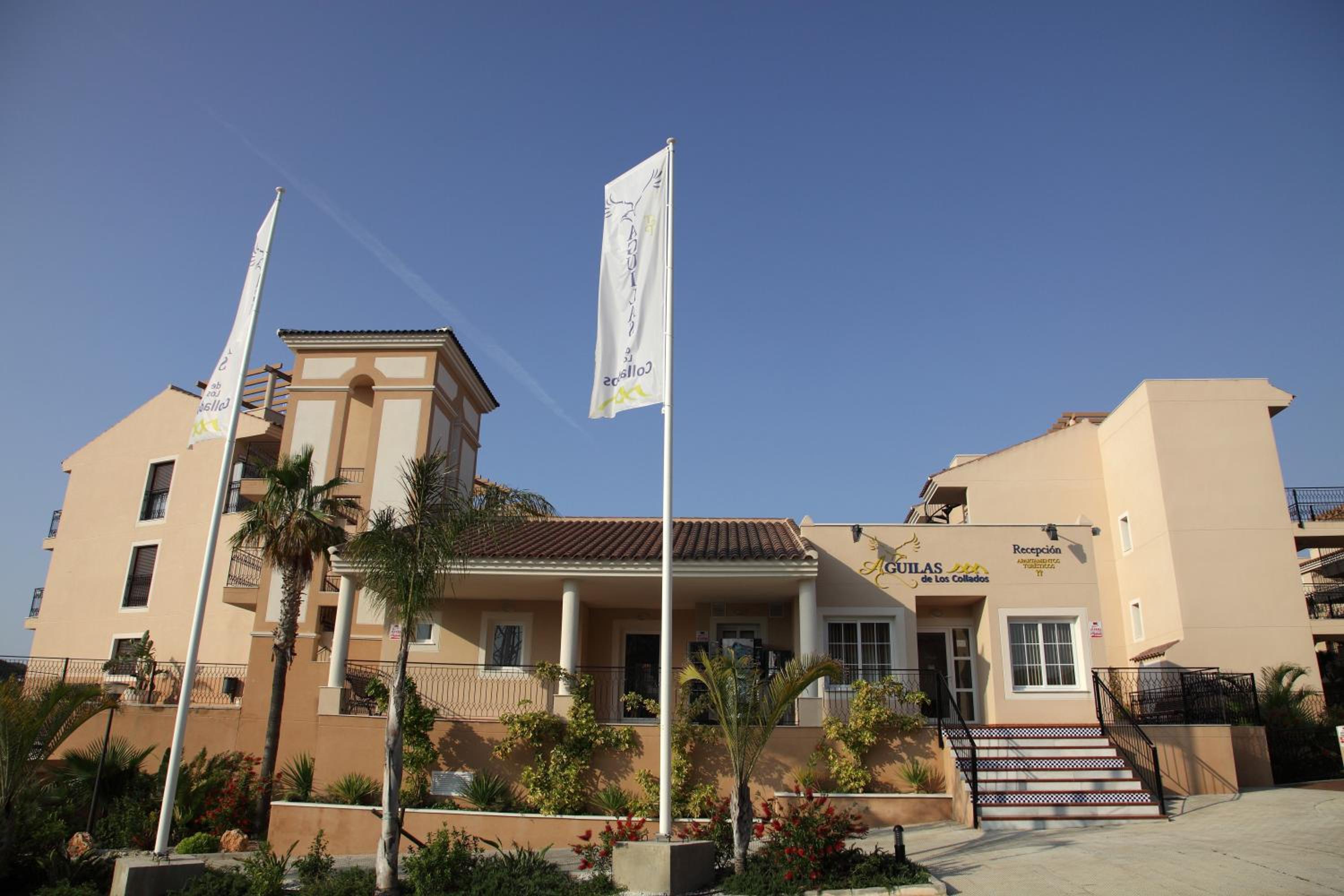 Apartamentos Turisticos Aguilas de los Collados