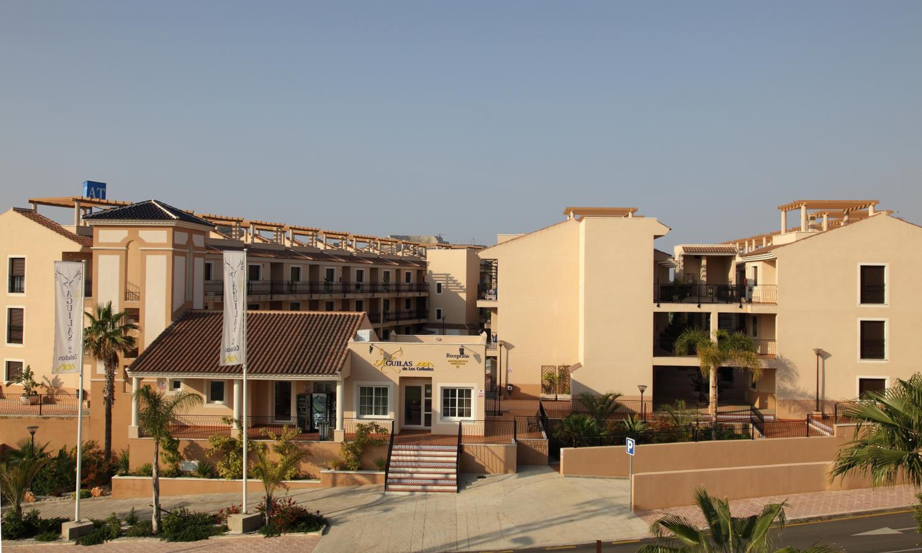 Apartamentos Turisticos Aguilas de los Collados