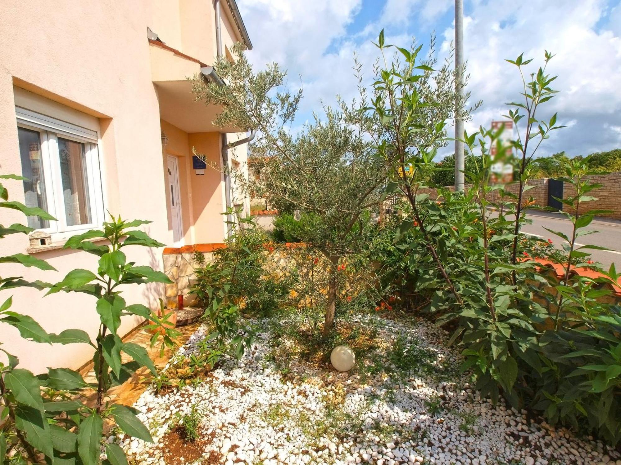 Apartment with 4 Bedrooms 446 view 3