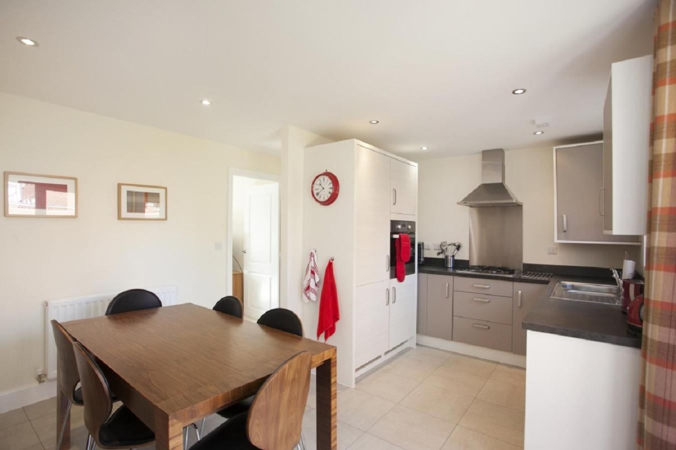 DBS Serviced Apartments - The Stretton view 2