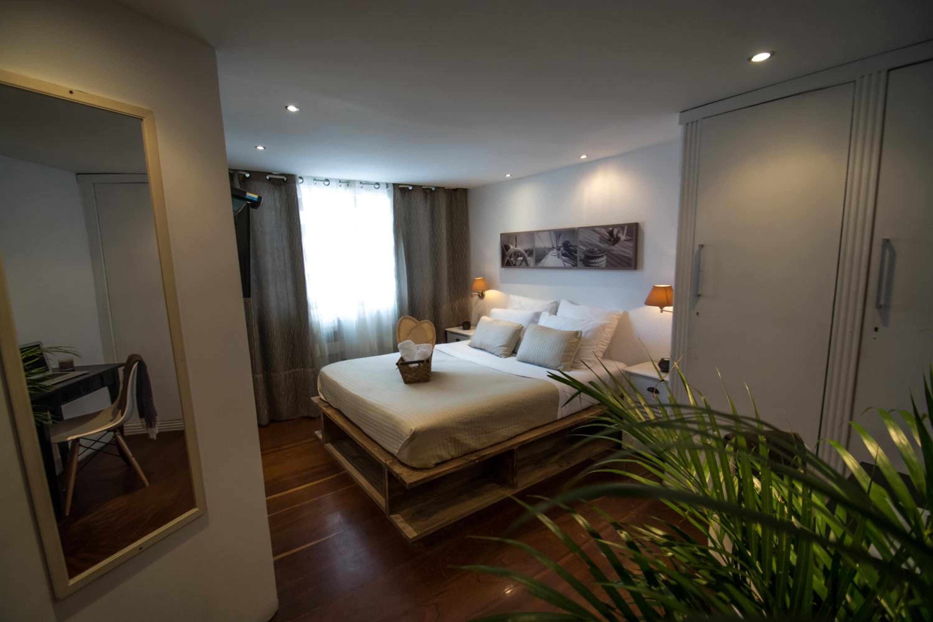 hotel room