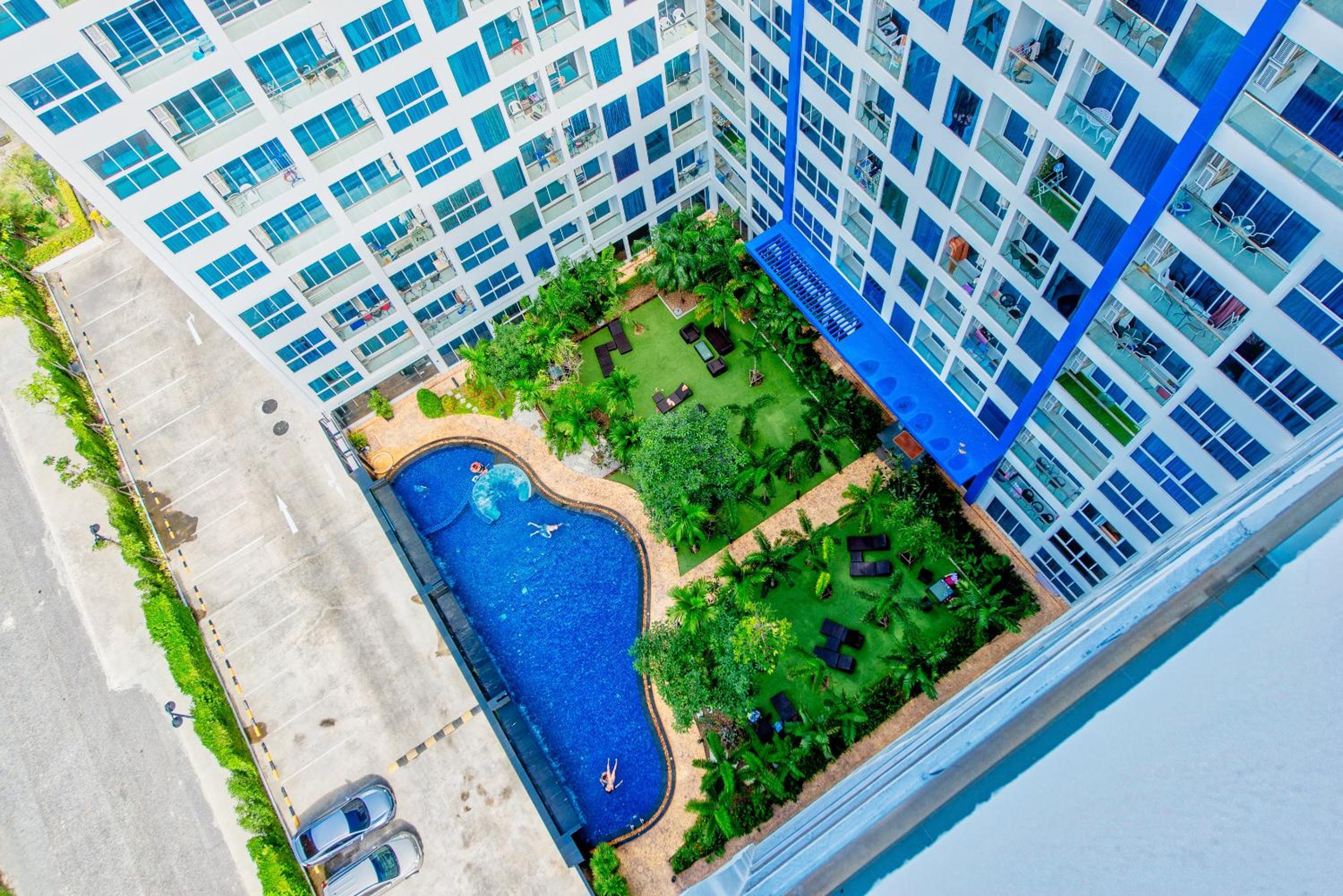 Nam Talay Jomtien Beach - Rooftop Ocean View - Close to Beach, Pool & Gym