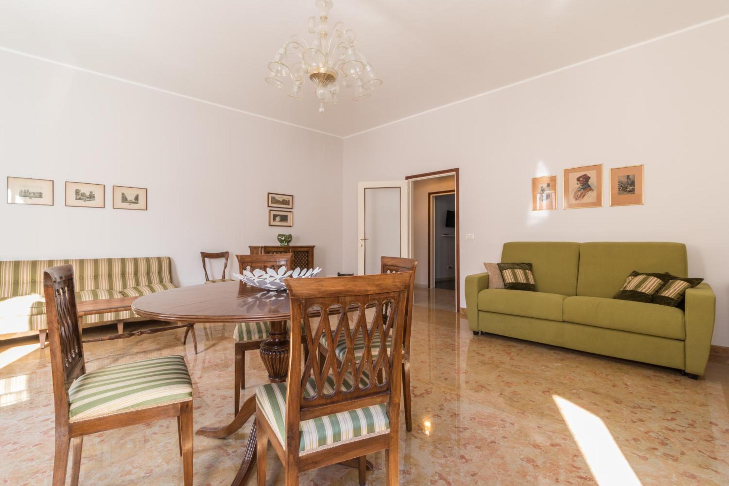 Rialto Bridge Big apt with Lift by LionHost photo 3