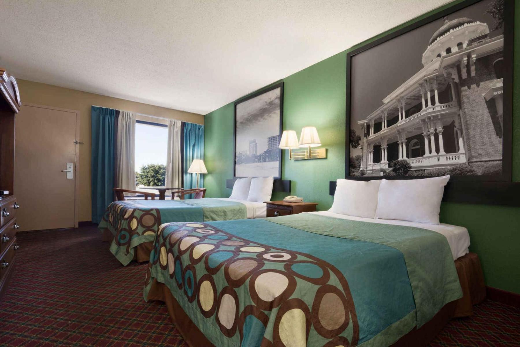 Super 8 by Wyndham Hattiesburg North - University Area view 2