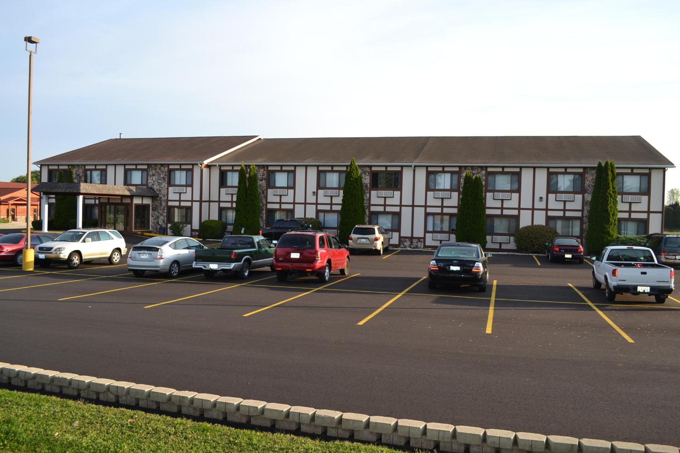Hotel Sky Lodge Inn & Suites - Delavan