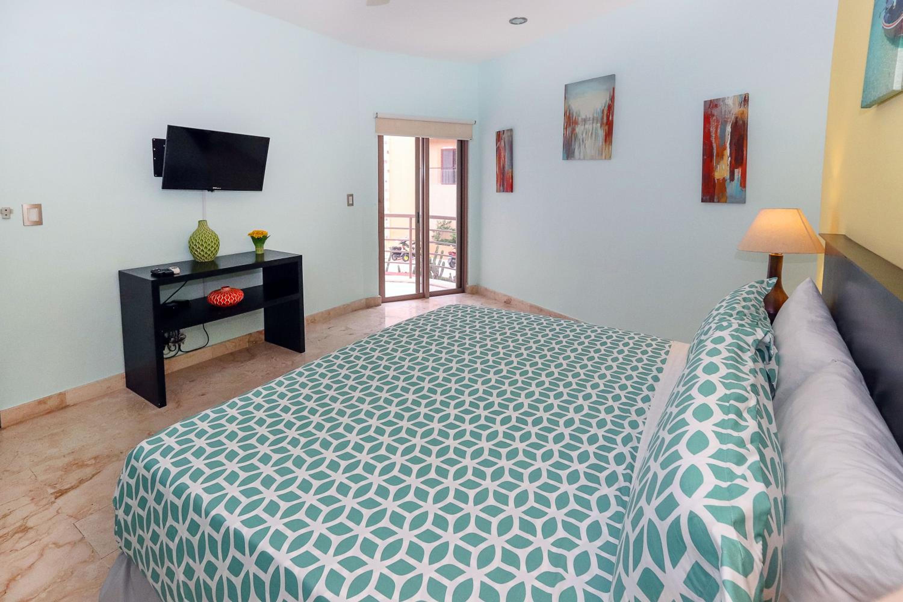 Beachfront Condo, 2 BR - Ocean View at Corto Maltes view 4