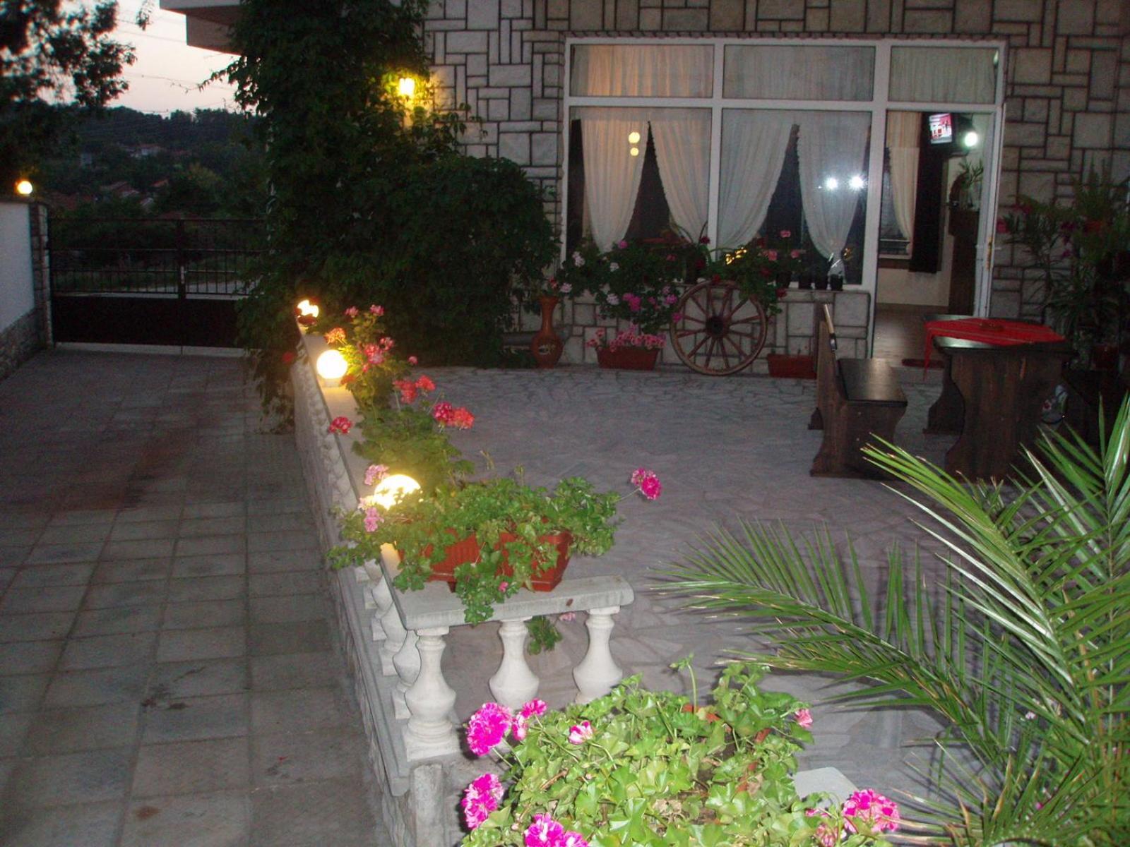 Mania Guest House