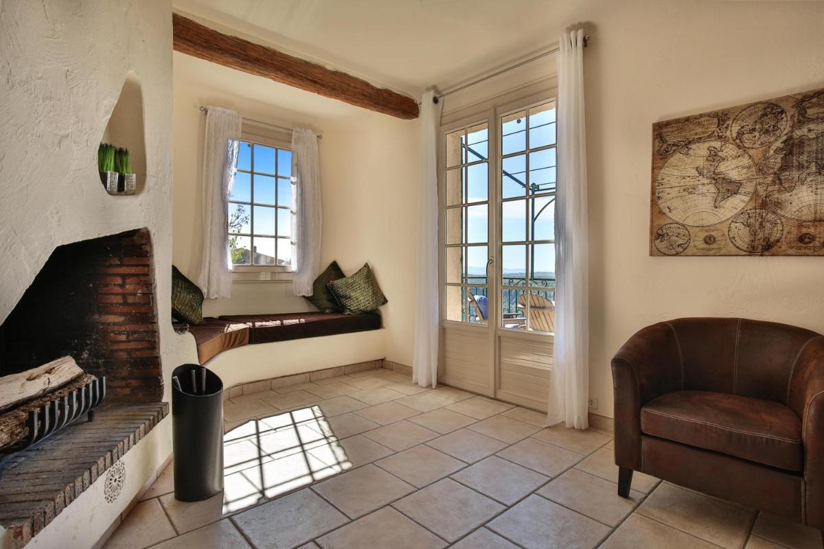 Villa St. Cezaire view 5
