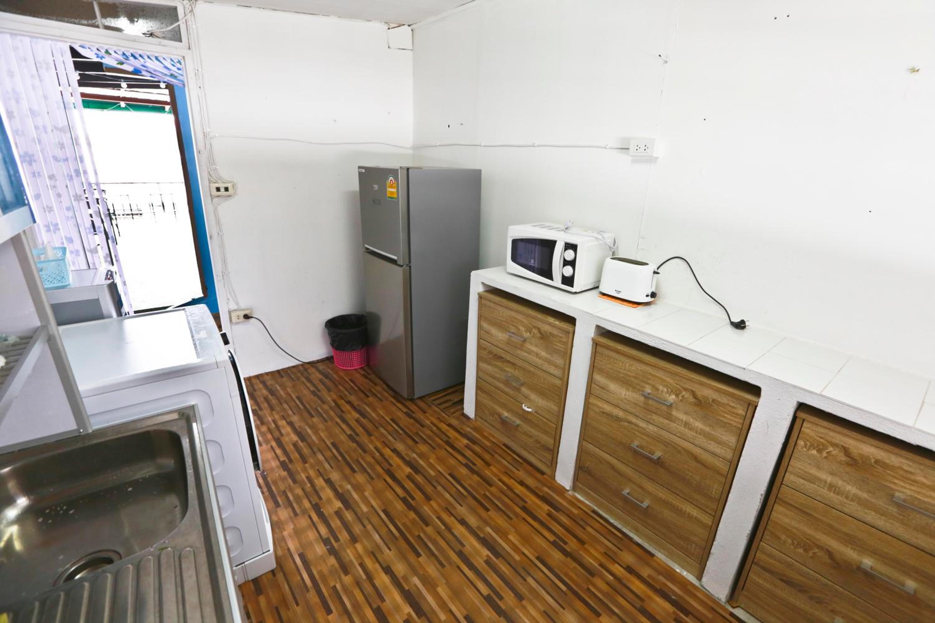 Zee Thai Hostel