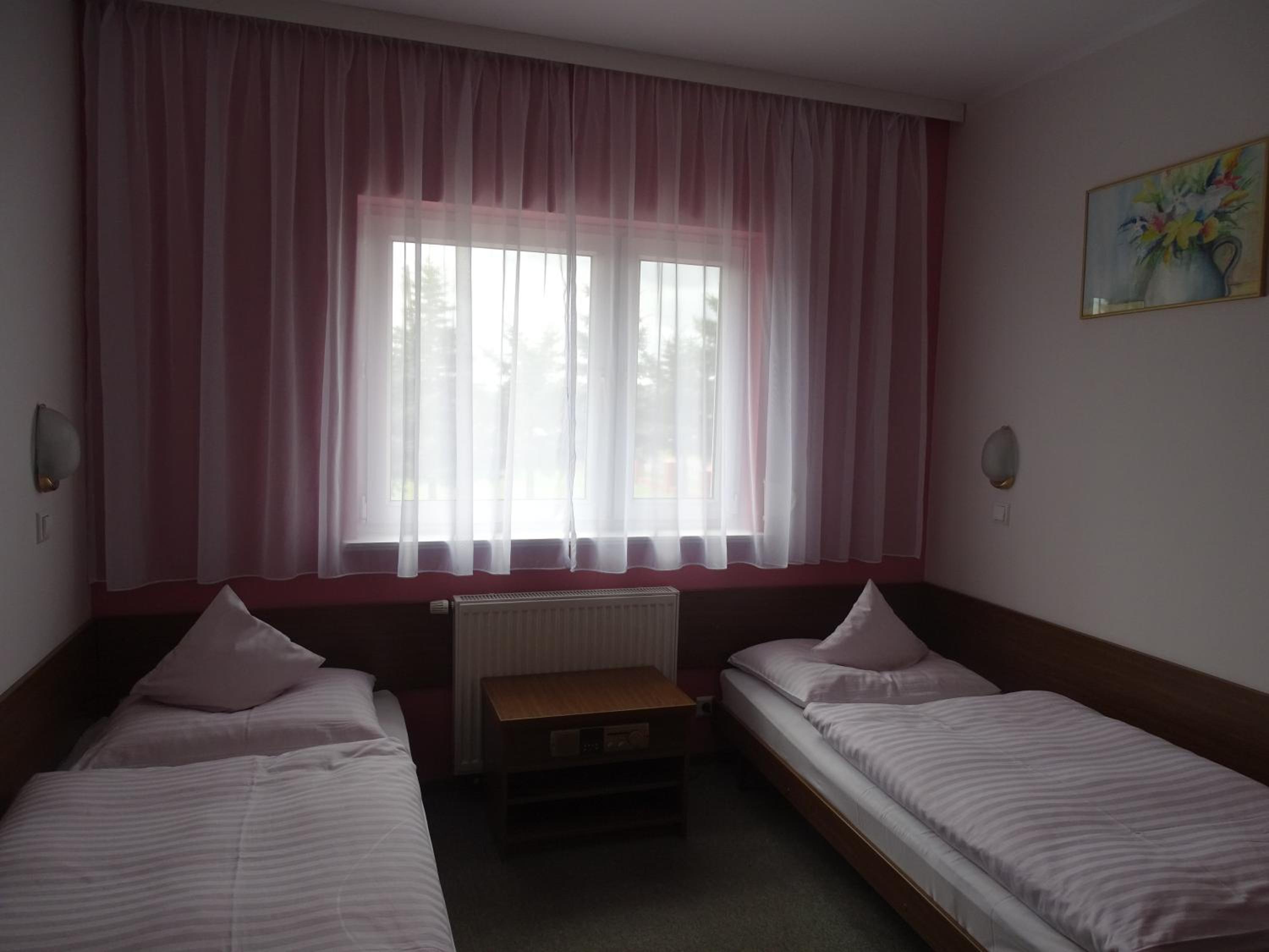 Motel 2000