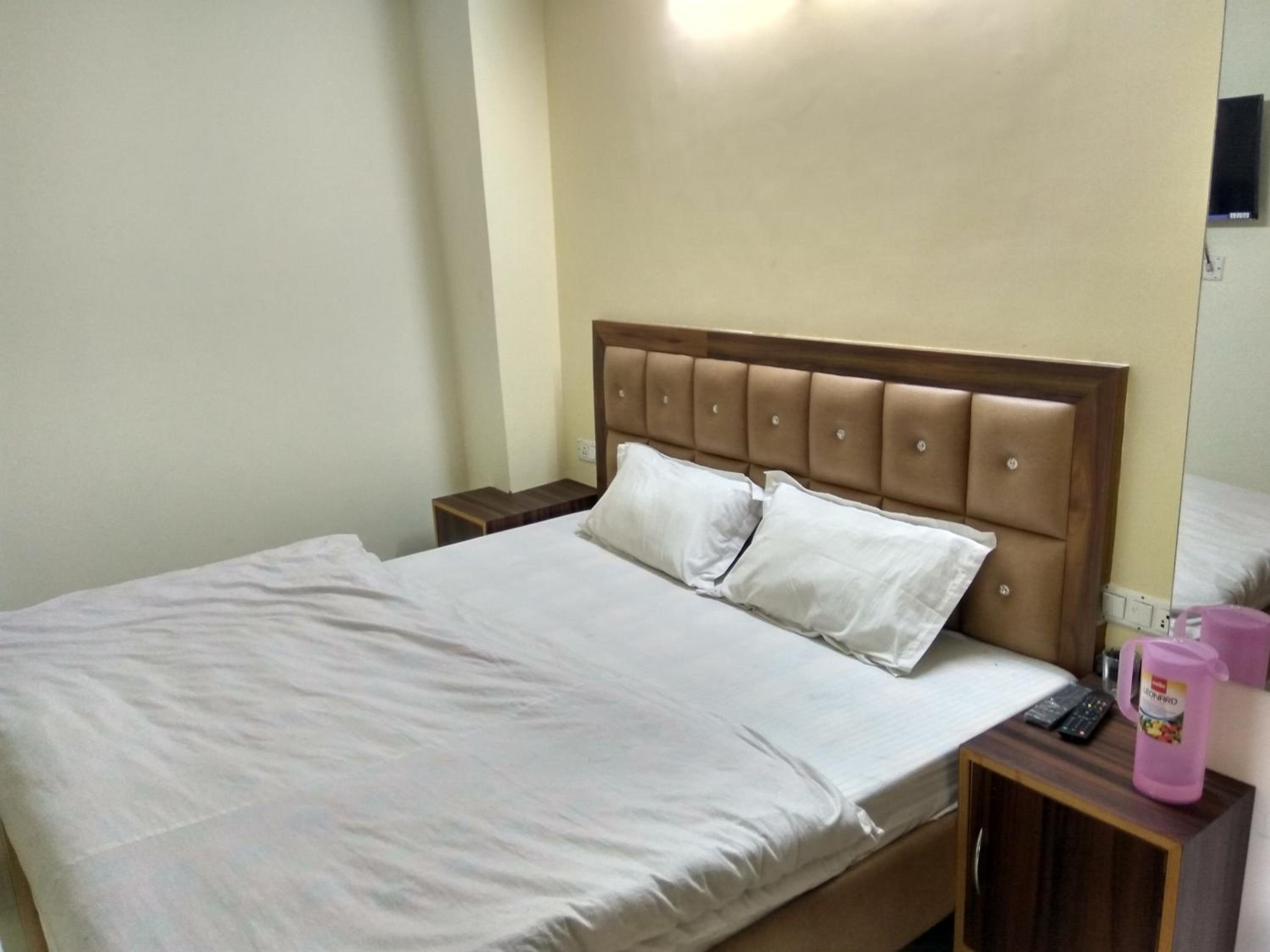 Shimla Facing Rooms Near Mall Road view 2