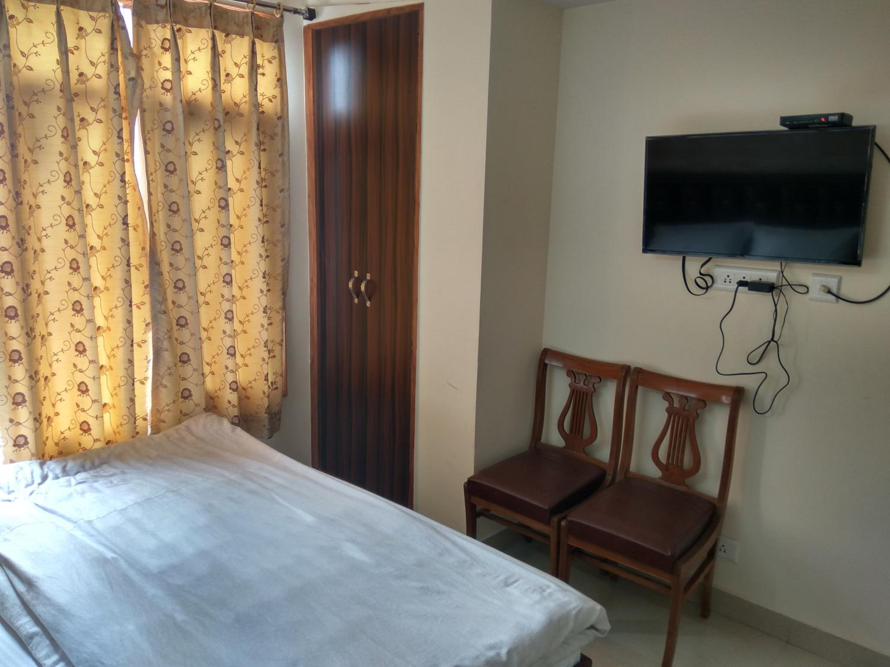 Shimla Facing Rooms Near Mall Road view 3