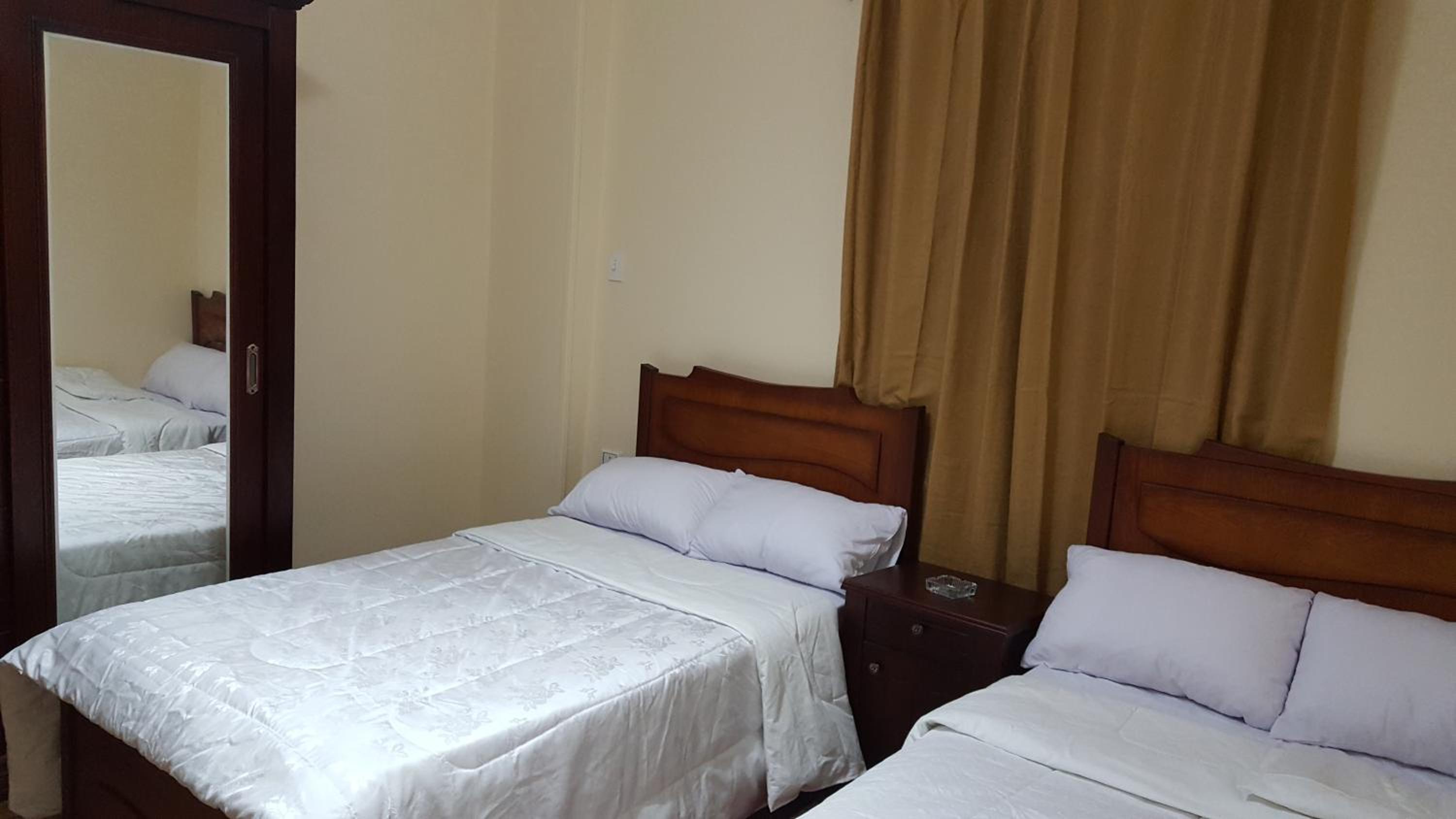 Royal Pyramids Inn